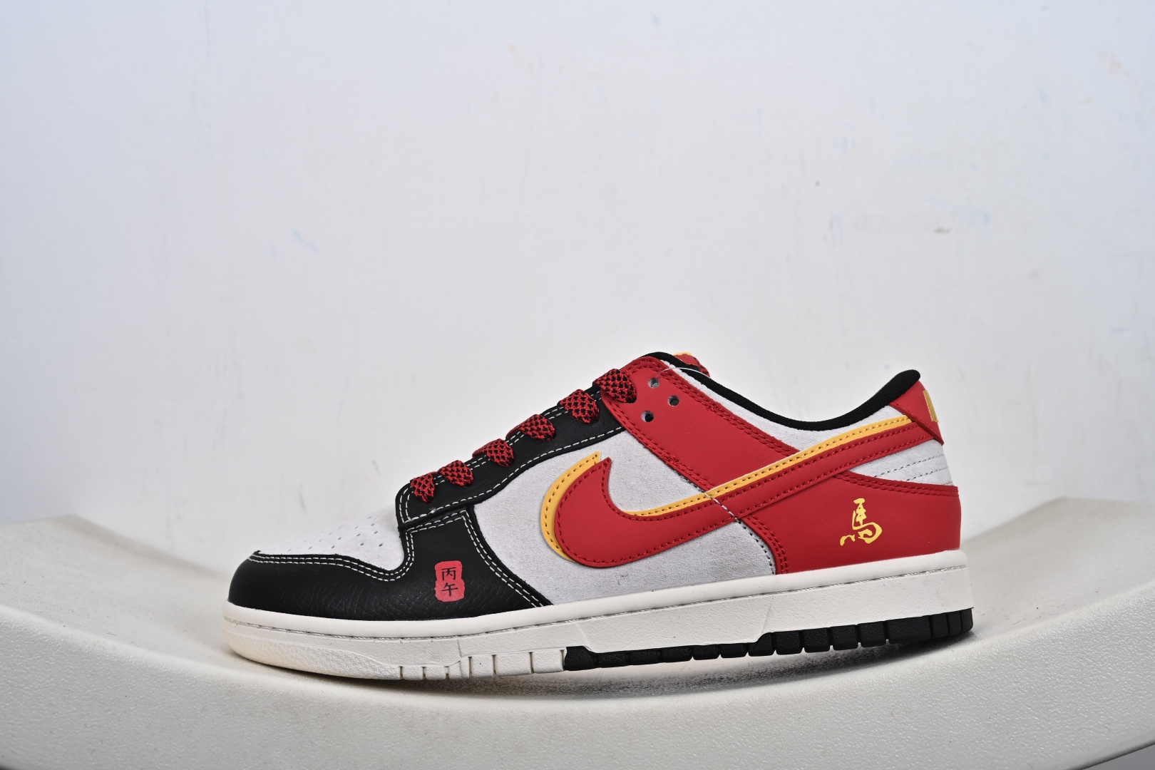 定制版 红黑生肖 Dunk年味拉满 Nike Dunk Low CX5050-Y63以马年生肖为灵感 把国风年味和街头经典狠狠融合