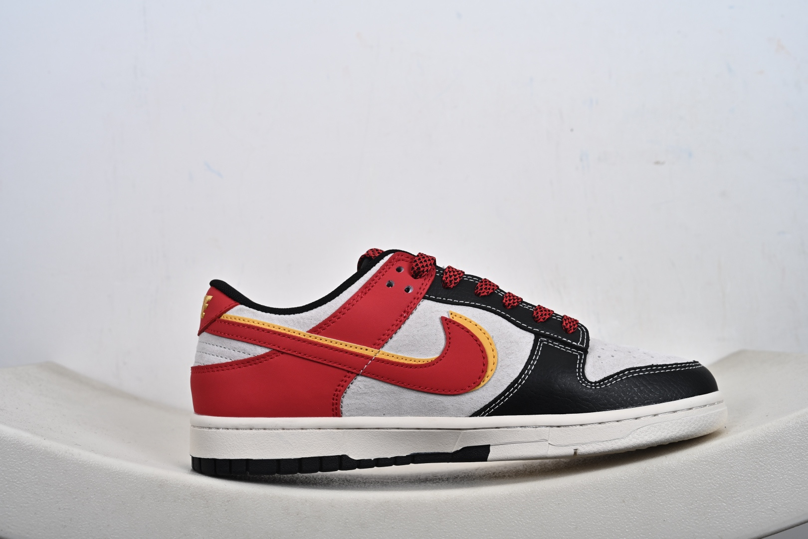 定制版 红黑生肖 Dunk年味拉满 Nike Dunk Low CX5050-Y63以马年生肖为灵感 把国风年味和街头经典狠狠融合