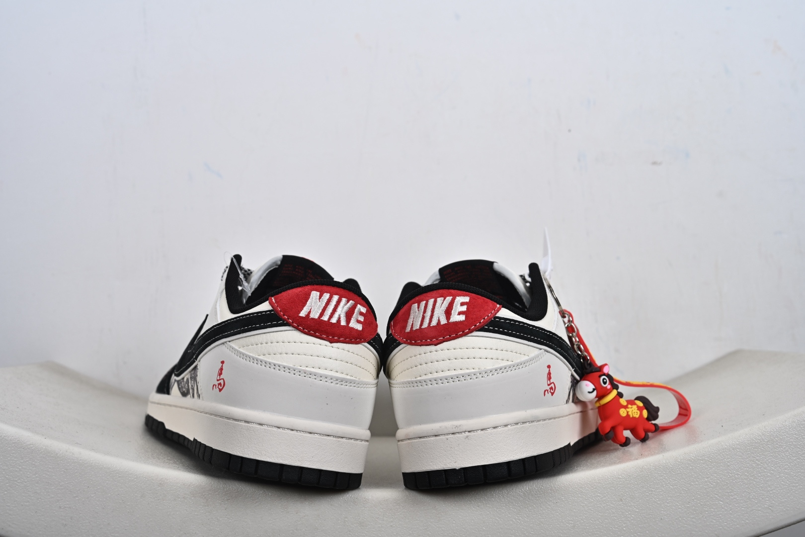 定制版 水墨马韵 Dunk国风新解 Nike Dunk Low CX5050-Y60将马年生肖与水墨国风揉进街头经典-Top High Quatity Cheap Sneakers Fashion Clothing Clothes Bags handbags Shoes of all Brand wholesale With The best Quality And Beautiful Price from China Factory Chinese suppliers wholesaler seller 定制版 水墨马韵 Dunk国风新解 Nike Dunk Low CX5050-Y60将马年生肖与水墨国风揉进街头经典