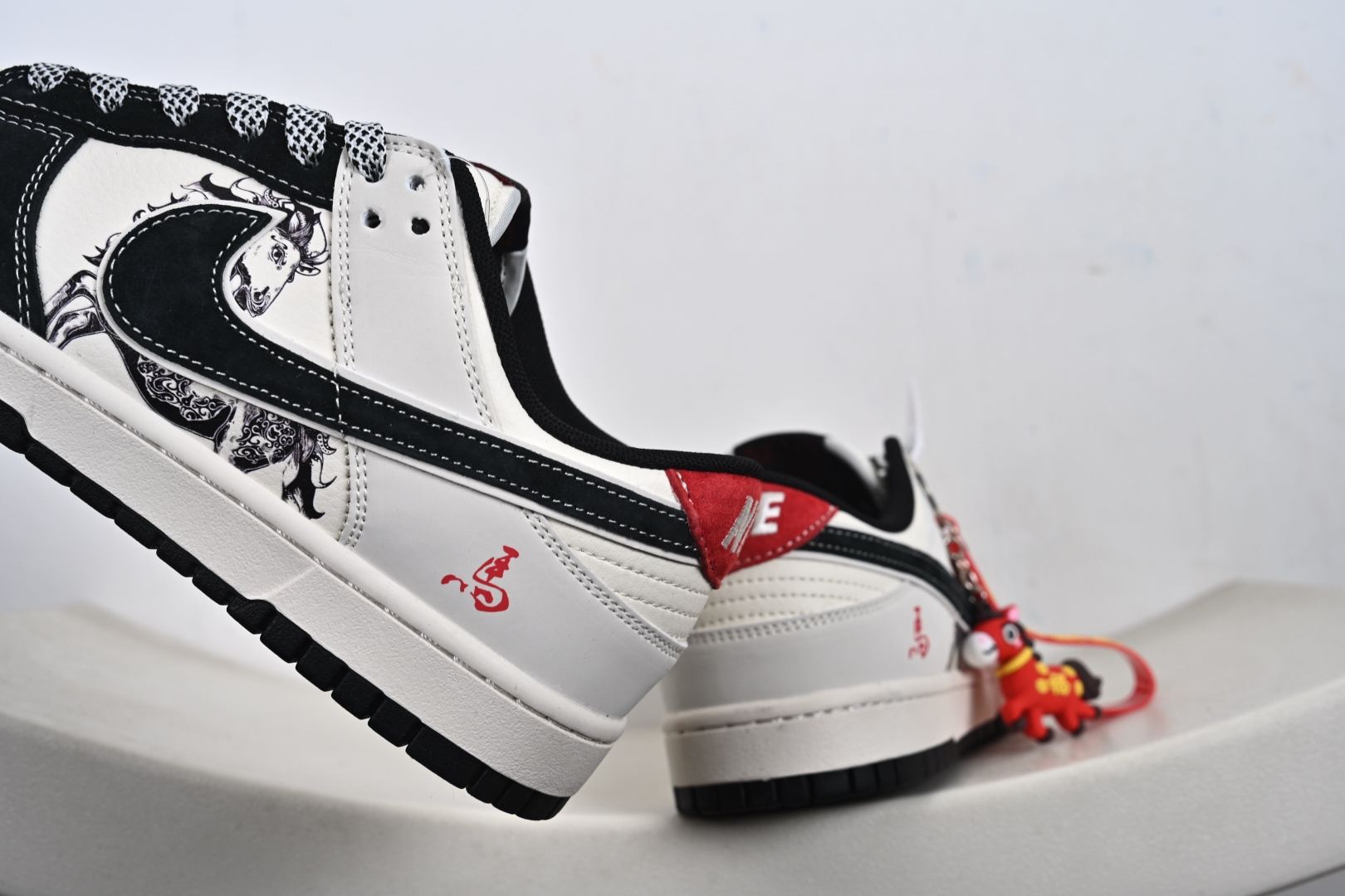 定制版 水墨马韵 Dunk国风新解 Nike Dunk Low CX5050-Y60将马年生肖与水墨国风揉进街头经典-Top High Quatity Cheap Sneakers Fashion Clothing Clothes Bags handbags Shoes of all Brand wholesale With The best Quality And Beautiful Price from China Factory Chinese suppliers wholesaler seller 定制版 水墨马韵 Dunk国风新解 Nike Dunk Low CX5050-Y60将马年生肖与水墨国风揉进街头经典