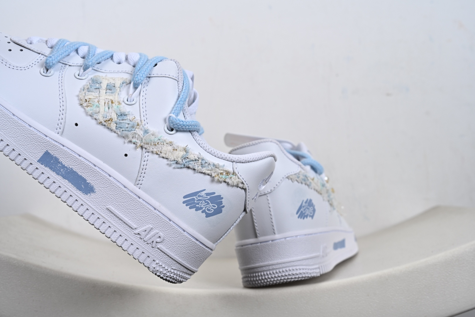 Nike Air Force 1 Low 奶蓝小香风 解构绑带 DC9999-223-Top High Quatity Cheap Sneakers Fashion Clothing Clothes Bags handbags Shoes of all Brand wholesale With The best Quality And Beautiful Price from China Factory Chinese suppliers wholesaler seller Nike Air Force 1 Low 奶蓝小香风 解构绑带 DC9999-223