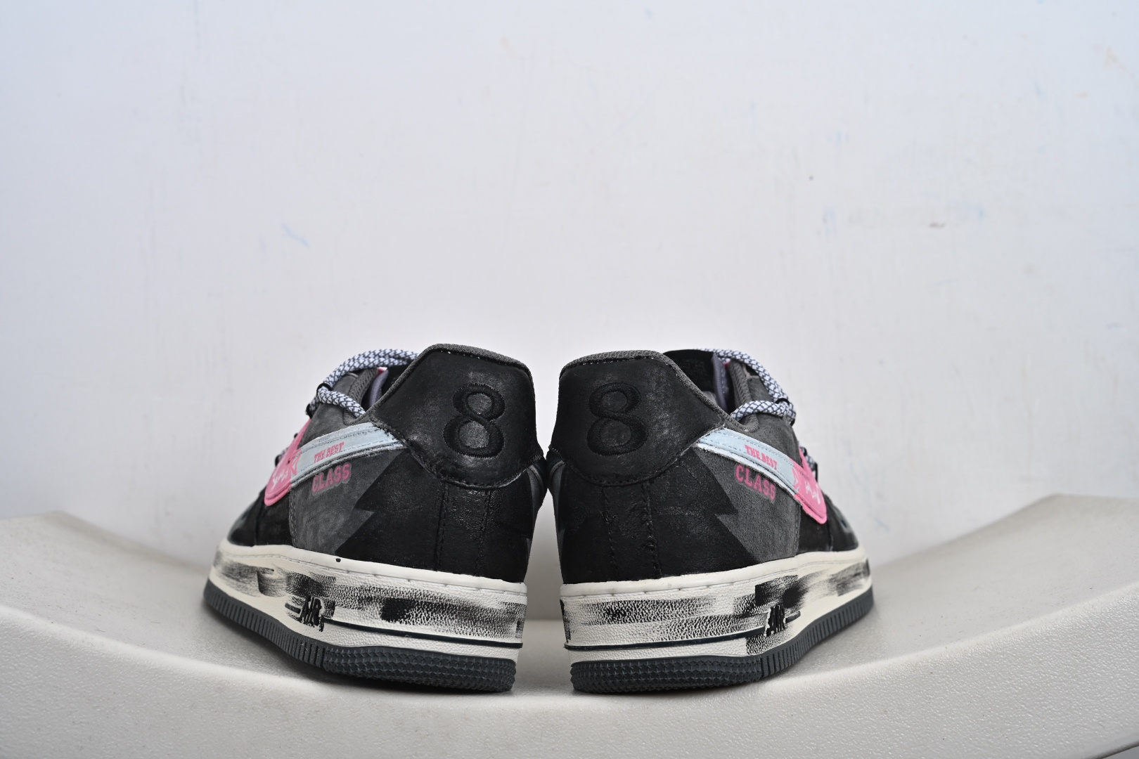 手绘涂鸦“灰粉幸运符”Nike Air Force 1 “ Gray-Pink Lucky Charm”空军一号定制板鞋 YD2425-880
