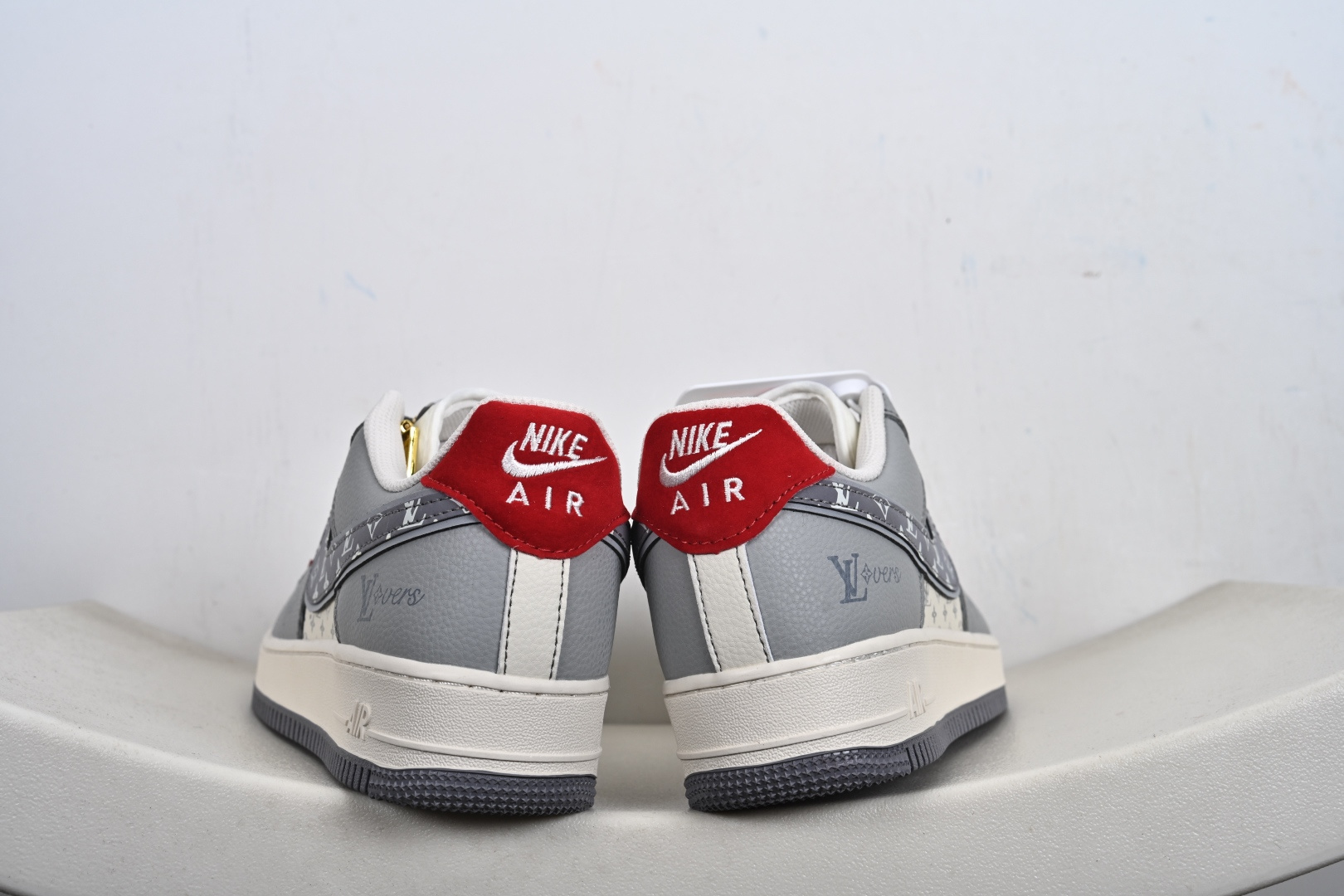双联名王炸款来了 Nike Air Force 1 携手Supreme×LV打造奢潮天花板烟灰拼米白 XY2025-007