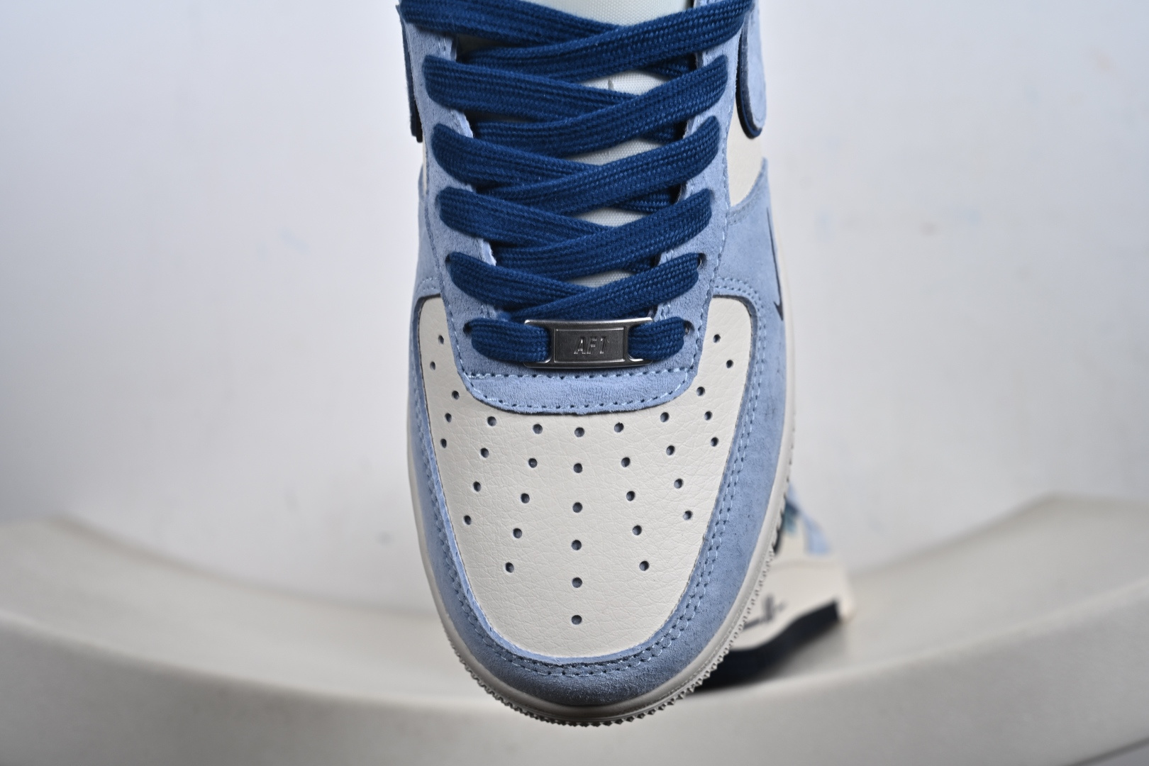 高端定制Nike Air Force 1 '07 Low “暴力熊联名------北卡蓝双钩” 高端定制 低帮休闲板鞋 XD9314-616