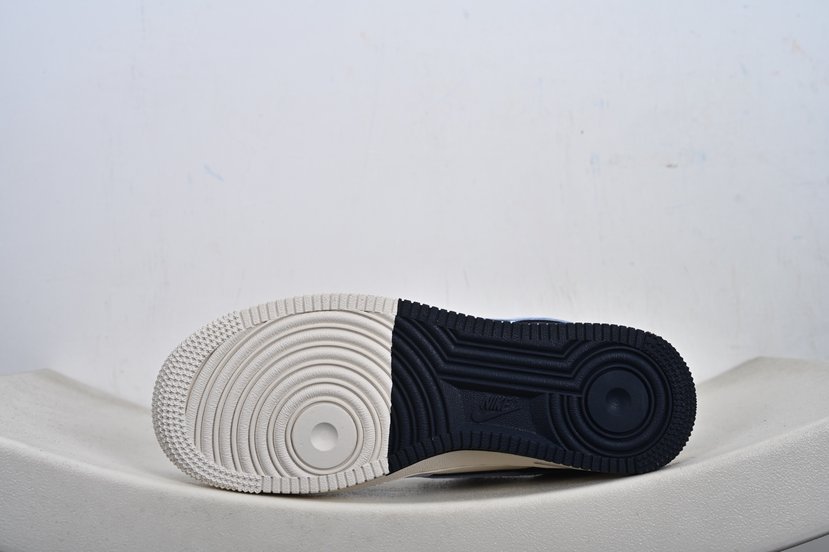高端定制Nike Air Force 1 '07 Low “暴力熊联名------北卡蓝双钩” 高端定制 低帮休闲板鞋 XD9314-616