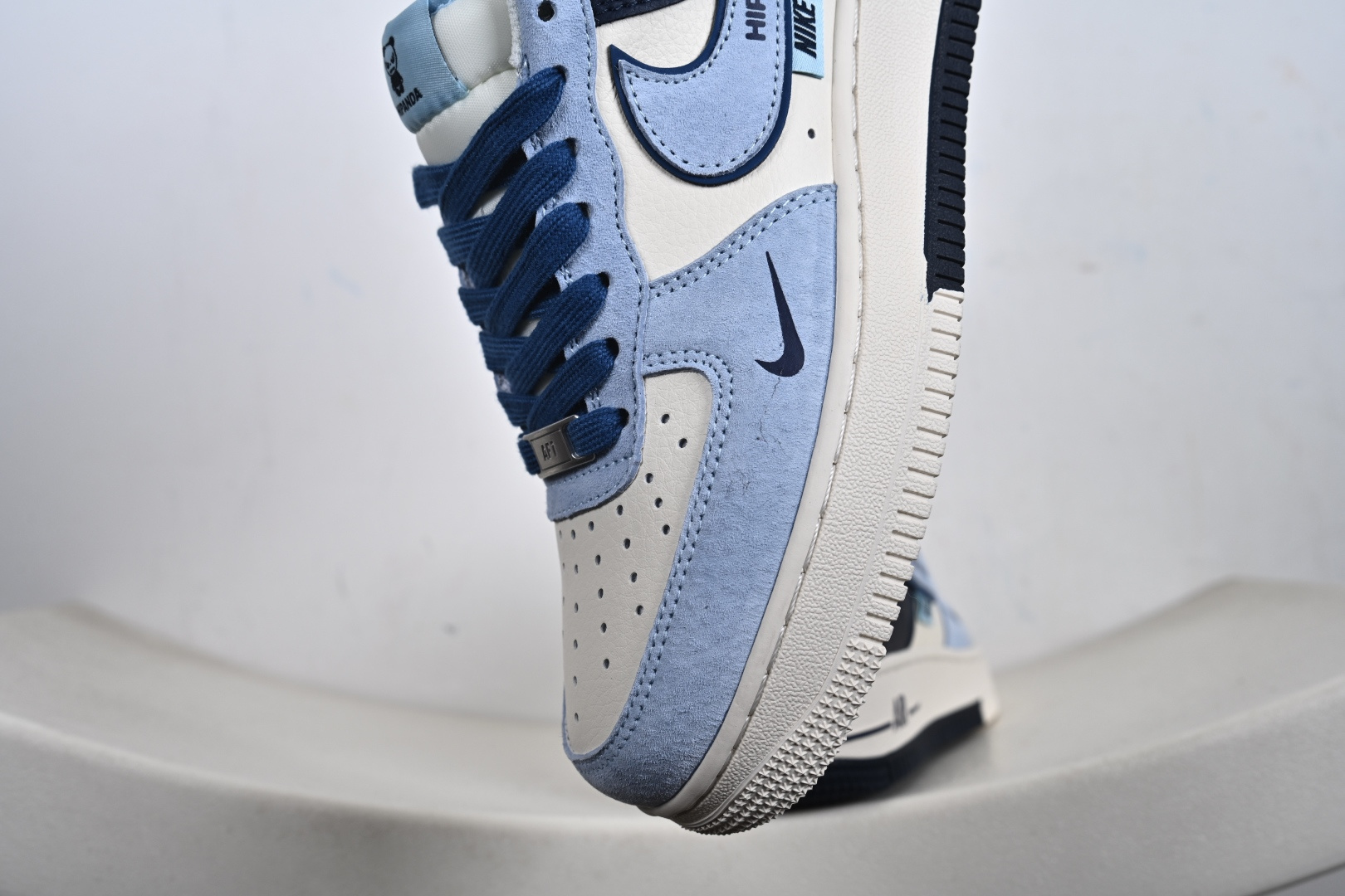 高端定制Nike Air Force 1 '07 Low “暴力熊联名------北卡蓝双钩” 高端定制 低帮休闲板鞋 XD9314-616