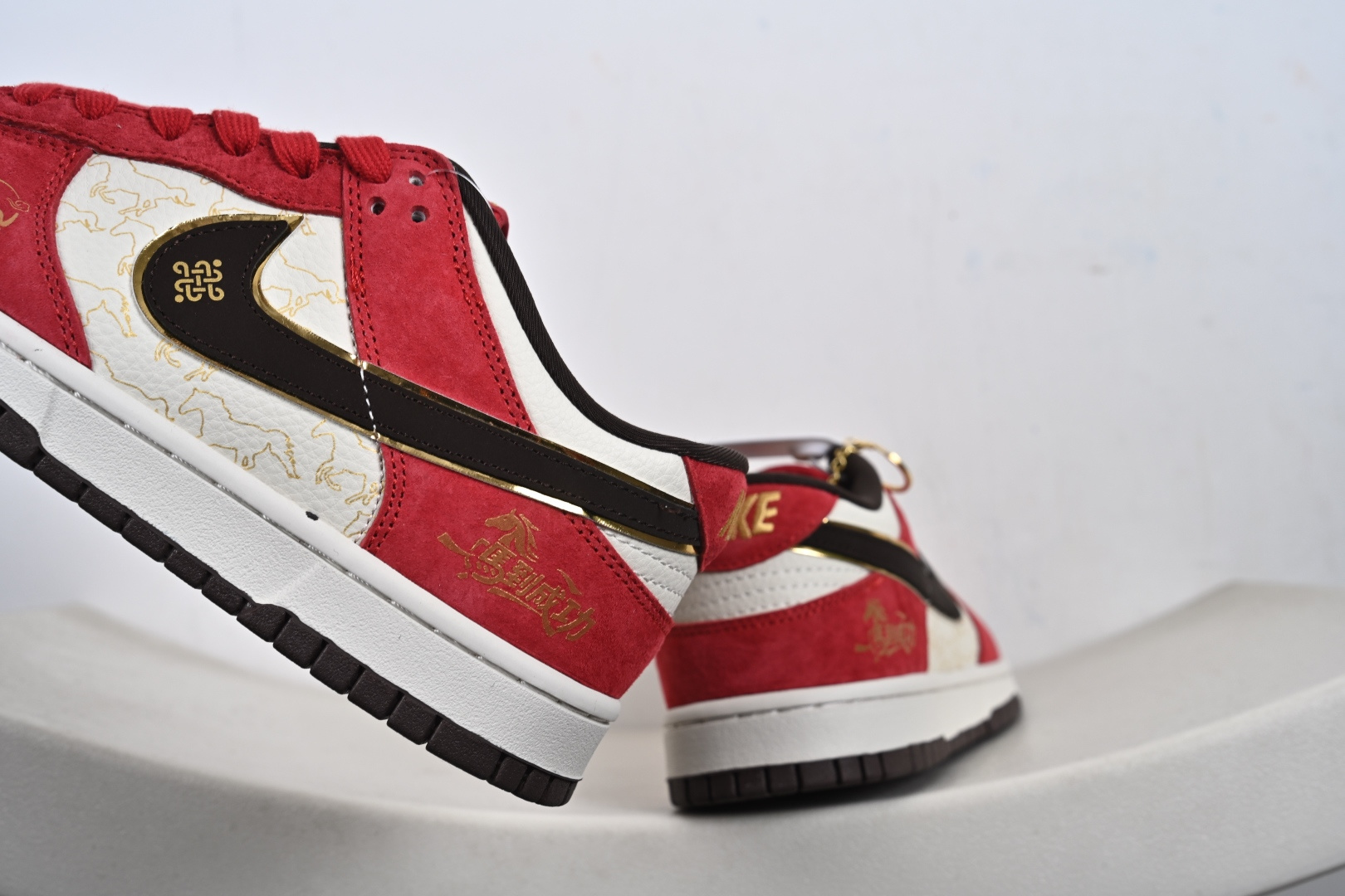 Nike SB Dunk Low 马年限定 红金撞色 高端定制 低帮休闲板鞋 DN3168-013