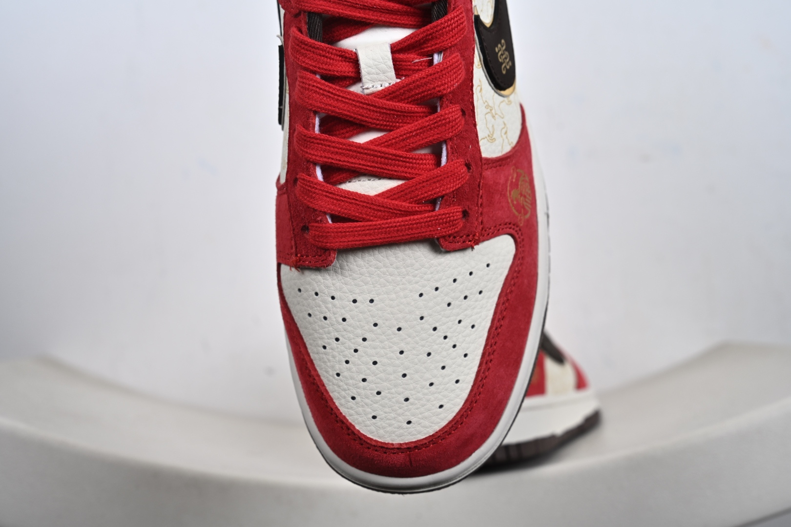 Nike SB Dunk Low 马年限定 红金撞色 高端定制 低帮休闲板鞋 DN3168-013