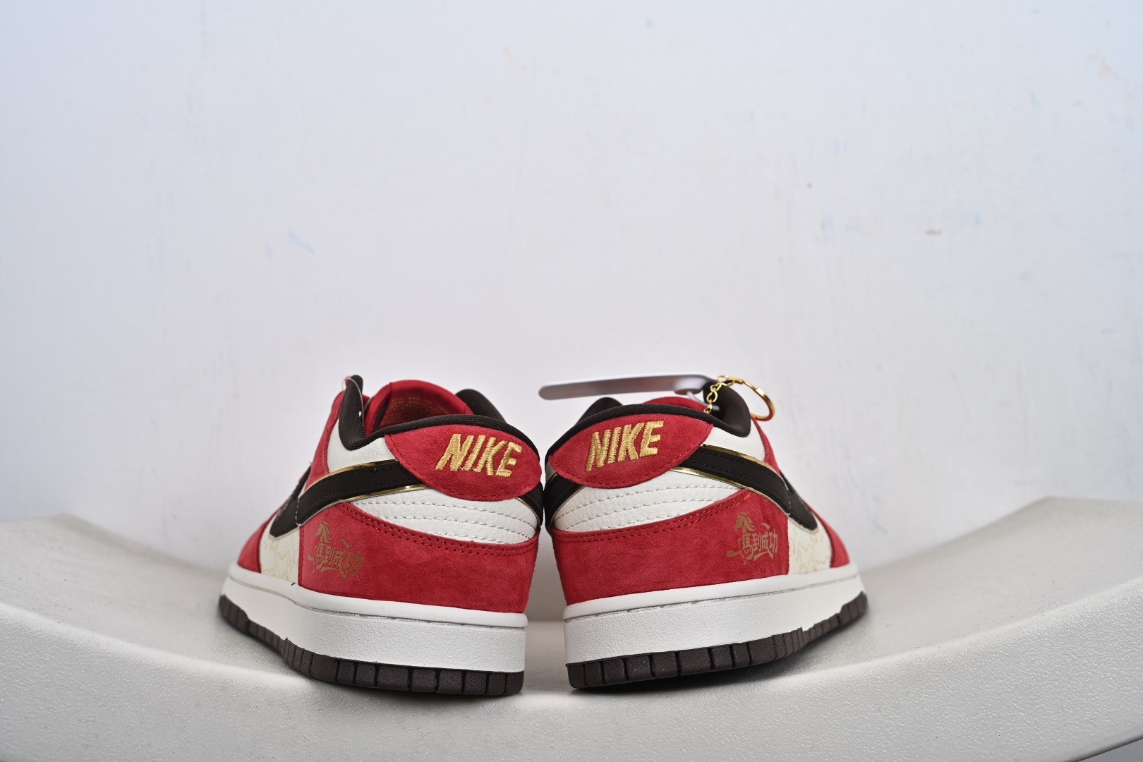 Nike SB Dunk Low 马年限定 红金撞色 高端定制 低帮休闲板鞋 DN3168-013