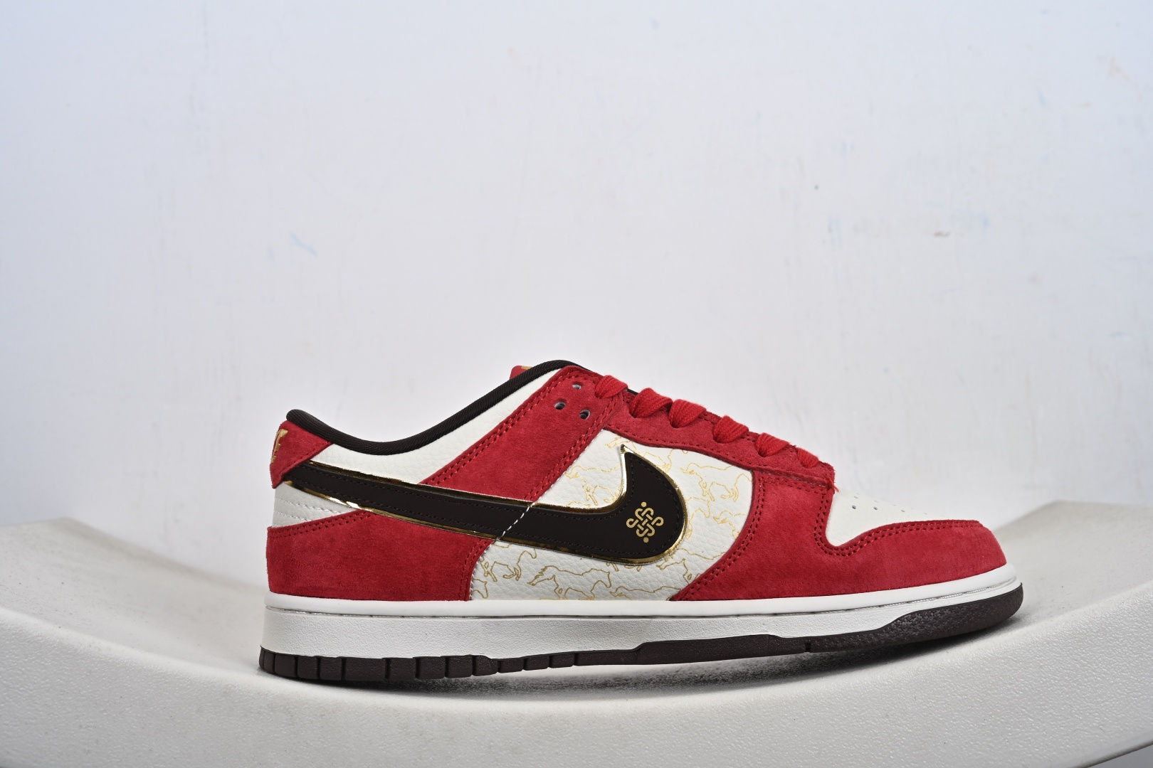 Nike SB Dunk Low 马年限定 红金撞色 高端定制 低帮休闲板鞋 DN3168-013