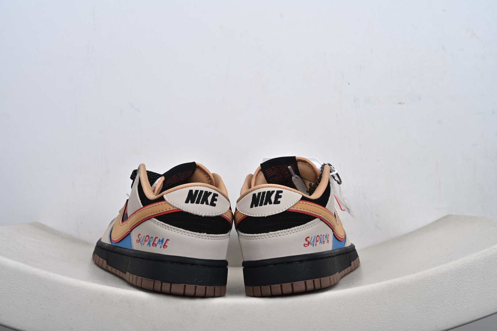 Nike SB Dunk Low “Supreme联名——创意彩虹拼接” 高端定制 低帮休闲板鞋 SJ8888-008-Top High Quatity Cheap Sneakers Fashion Clothing Clothes Bags handbags Shoes of all Brand wholesale With The best Quality And Beautiful Price from China Factory Chinese suppliers wholesaler seller Nike SB Dunk Low “Supreme联名——创意彩虹拼接” 高端定制 低帮休闲板鞋 SJ8888-008