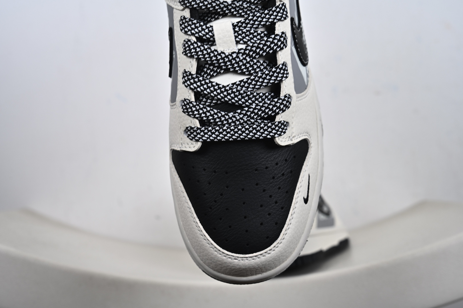 2026新款限量发售 高端定制Nike SB Dunk Low “北面联名------白黑雪山” 高端定制 低帮休闲板鞋 DS6608-023-Top High Quatity Cheap Sneakers Fashion Clothing Clothes Bags handbags Shoes of all Brand wholesale With The best Quality And Beautiful Price from China Factory Chinese suppliers wholesaler seller 2026新款限量发售 高端定制Nike SB Dunk Low “北面联名------白黑雪山” 高端定制 低帮休闲板鞋 DS6608-023