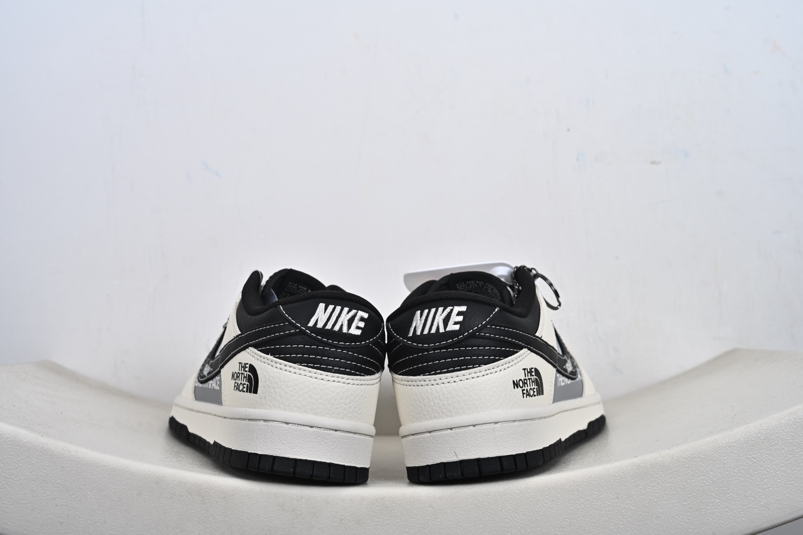 2026新款限量发售 高端定制Nike SB Dunk Low “北面联名------白黑雪山” 高端定制 低帮休闲板鞋 DS6608-023-Top High Quatity Cheap Sneakers Fashion Clothing Clothes Bags handbags Shoes of all Brand wholesale With The best Quality And Beautiful Price from China Factory Chinese suppliers wholesaler seller 2026新款限量发售 高端定制Nike SB Dunk Low “北面联名------白黑雪山” 高端定制 低帮休闲板鞋 DS6608-023