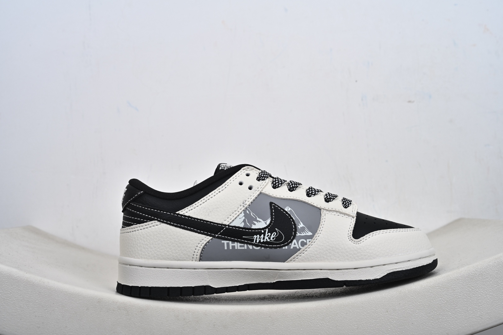 2026新款限量发售 高端定制Nike SB Dunk Low “北面联名------白黑雪山” 高端定制 低帮休闲板鞋 DS6608-023-Top High Quatity Cheap Sneakers Fashion Clothing Clothes Bags handbags Shoes of all Brand wholesale With The best Quality And Beautiful Price from China Factory Chinese suppliers wholesaler seller 2026新款限量发售 高端定制Nike SB Dunk Low “北面联名------白黑雪山” 高端定制 低帮休闲板鞋 DS6608-023