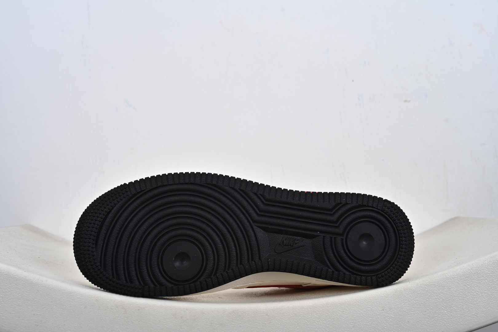 NIKE AIR FORCE 1‘07 LV8 MZ9588-820