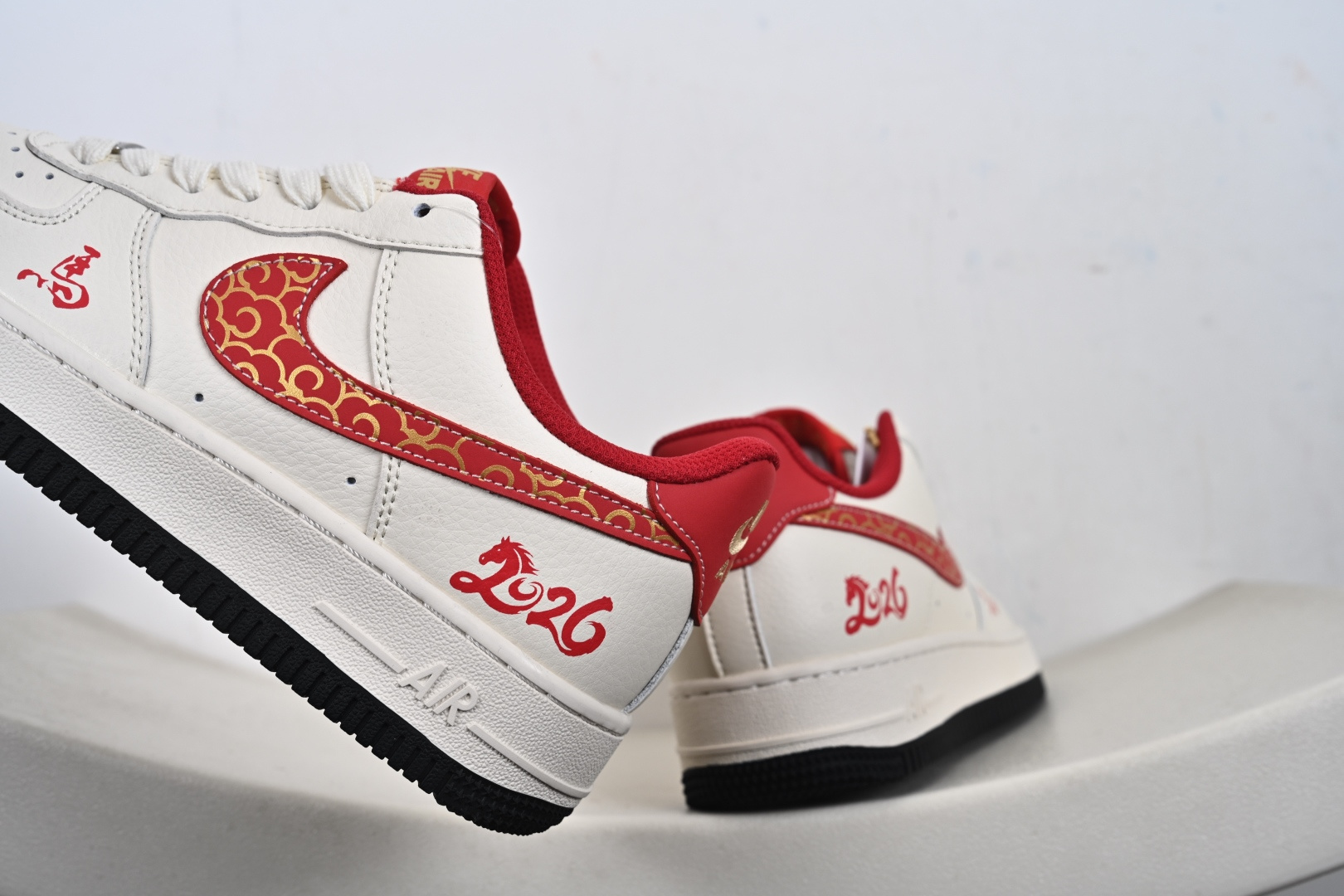 NIKE AIR FORCE 1‘07 LV8 MZ9588-820