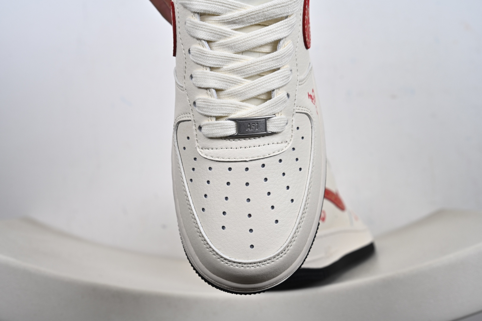 NIKE AIR FORCE 1‘07 LV8 MZ9588-820