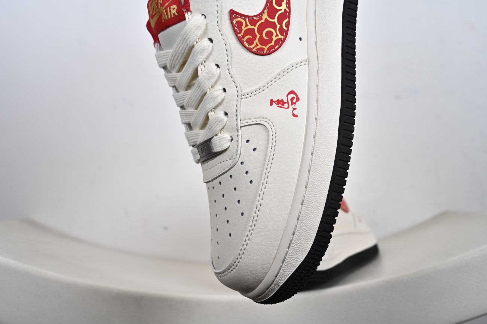 NIKE AIR FORCE 1‘07 LV8 MZ9588-820