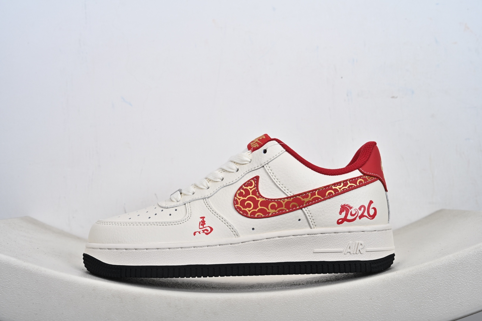 NIKE AIR FORCE 1‘07 LV8 MZ9588-820