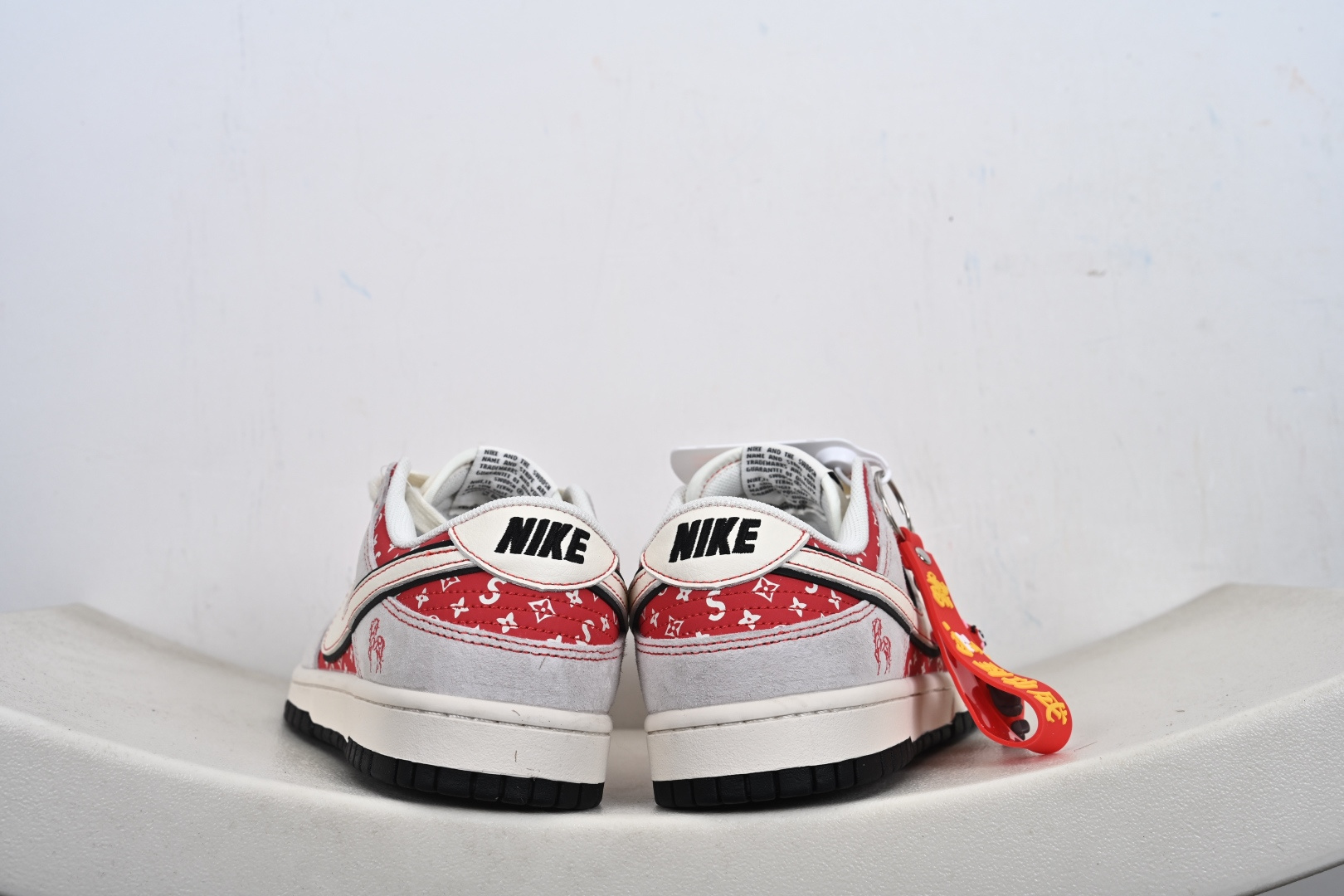 红纹老花炸街王 Nike SB Dunk Low 马年限定款重磅来袭 JP2026-107