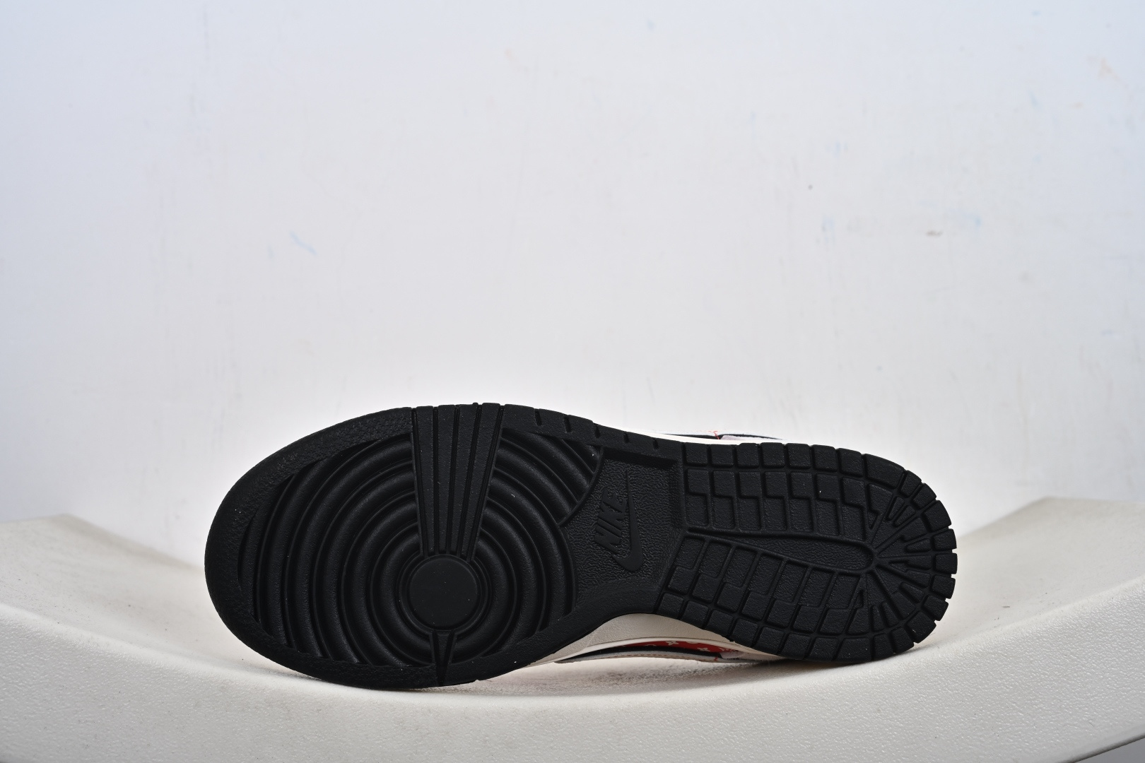 红纹老花炸街王 Nike SB Dunk Low 马年限定款重磅来袭 JP2026-107