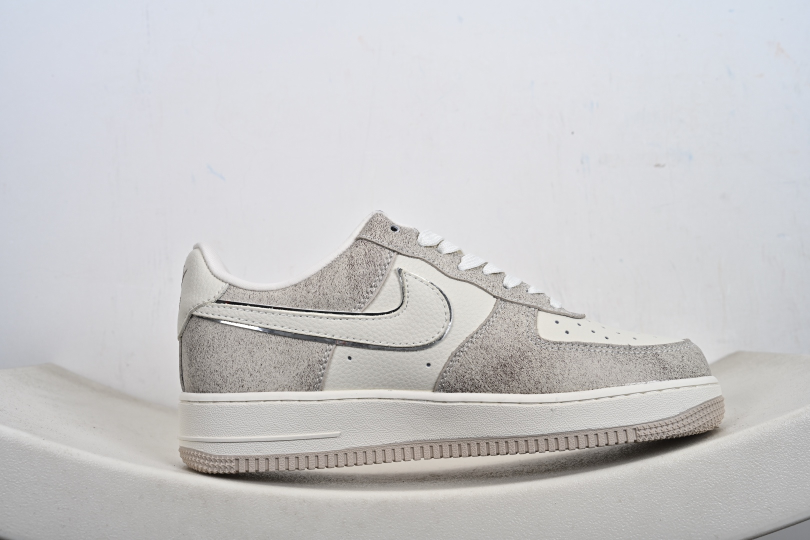 Nike Air Force 1'07 Low 联名款 奶油灰调 空军一号低帮休闲板鞋 XL1979-129