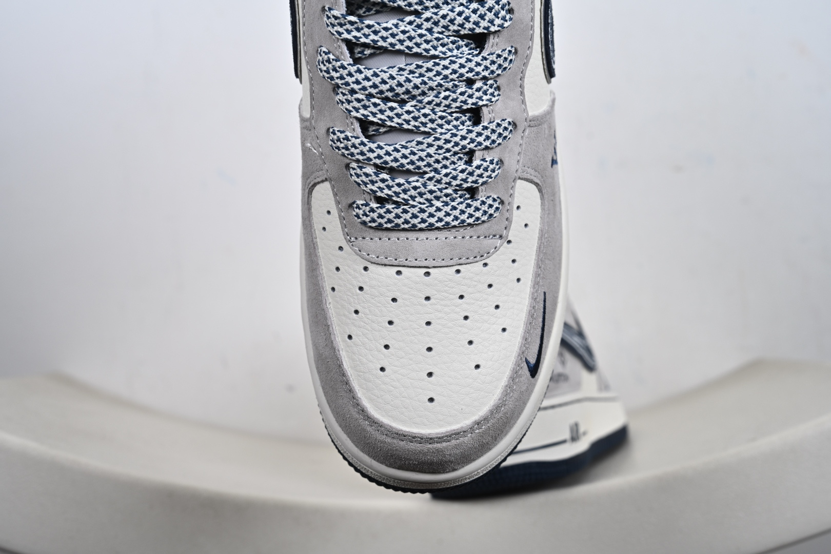 定制版 NK Air Force 1'07 Low 联名款 灰蓝调 空军一号低帮休闲板鞋 SS1979-011-Top High Quatity Cheap Sneakers Fashion Clothing Clothes Bags handbags Shoes of all Brand wholesale With The best Quality And Beautiful Price from China Factory Chinese suppliers wholesaler seller 定制版 NK Air Force 1'07 Low 联名款 灰蓝调 空军一号低帮休闲板鞋 SS1979-011