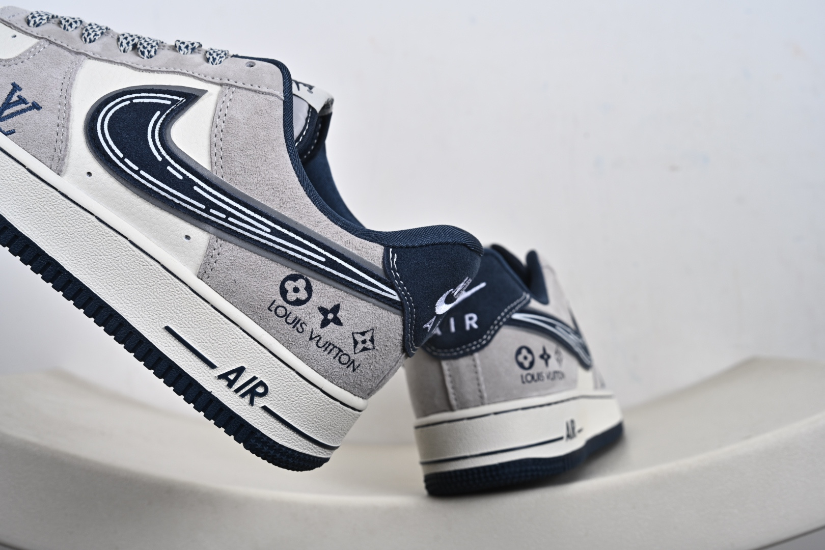 定制版 NK Air Force 1'07 Low 联名款 灰蓝调 空军一号低帮休闲板鞋 SS1979-011-Top High Quatity Cheap Sneakers Fashion Clothing Clothes Bags handbags Shoes of all Brand wholesale With The best Quality And Beautiful Price from China Factory Chinese suppliers wholesaler seller 定制版 NK Air Force 1'07 Low 联名款 灰蓝调 空军一号低帮休闲板鞋 SS1979-011