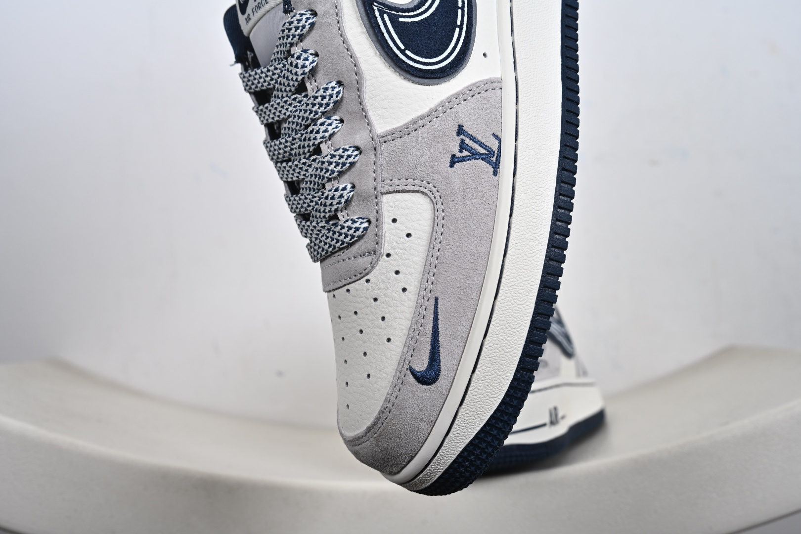 定制版 NK Air Force 1'07 Low 联名款 灰蓝调 空军一号低帮休闲板鞋 SS1979-011-Top High Quatity Cheap Sneakers Fashion Clothing Clothes Bags handbags Shoes of all Brand wholesale With The best Quality And Beautiful Price from China Factory Chinese suppliers wholesaler seller 定制版 NK Air Force 1'07 Low 联名款 灰蓝调 空军一号低帮休闲板鞋 SS1979-011