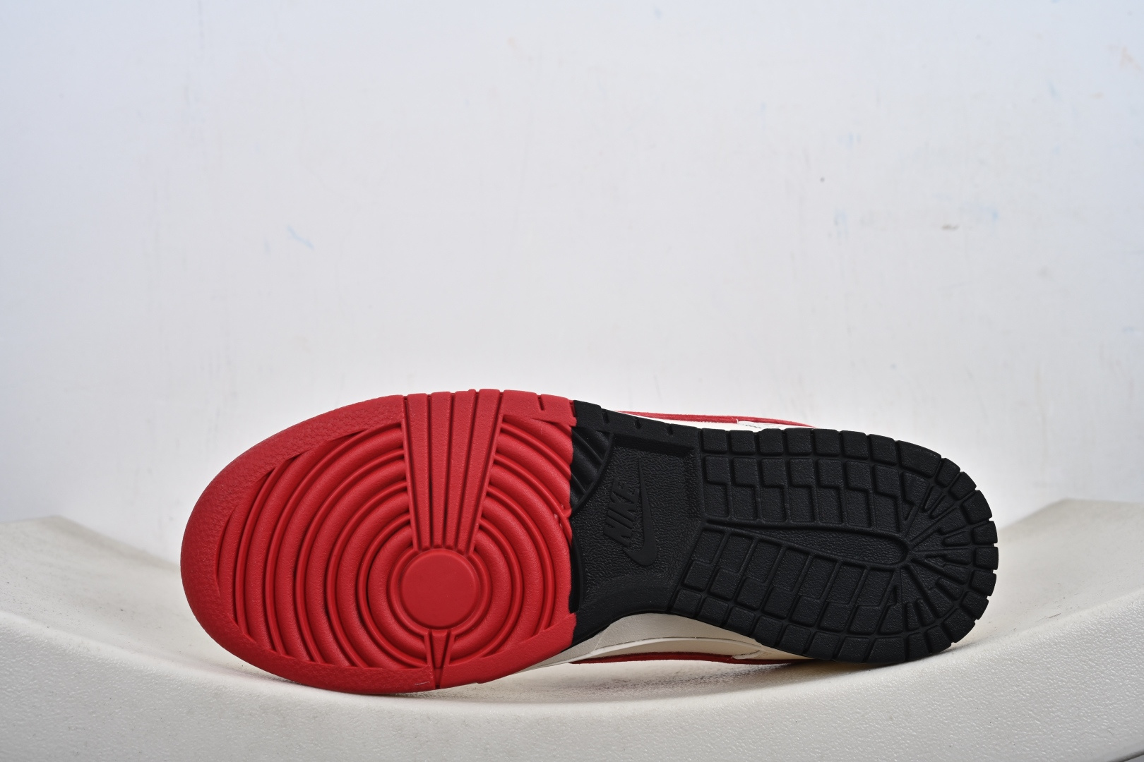 Nike Dunk Low 2026马年限定款|红白金纹的新年潮范担当 这双Nike Dunk Low CX5050-Y61-Top High Quatity Cheap Sneakers Fashion Clothing Clothes Bags handbags Shoes of all Brand wholesale With The best Quality And Beautiful Price from China Factory Chinese suppliers wholesaler seller Nike Dunk Low 2026马年限定款|红白金纹的新年潮范担当 这双Nike Dunk Low CX5050-Y61