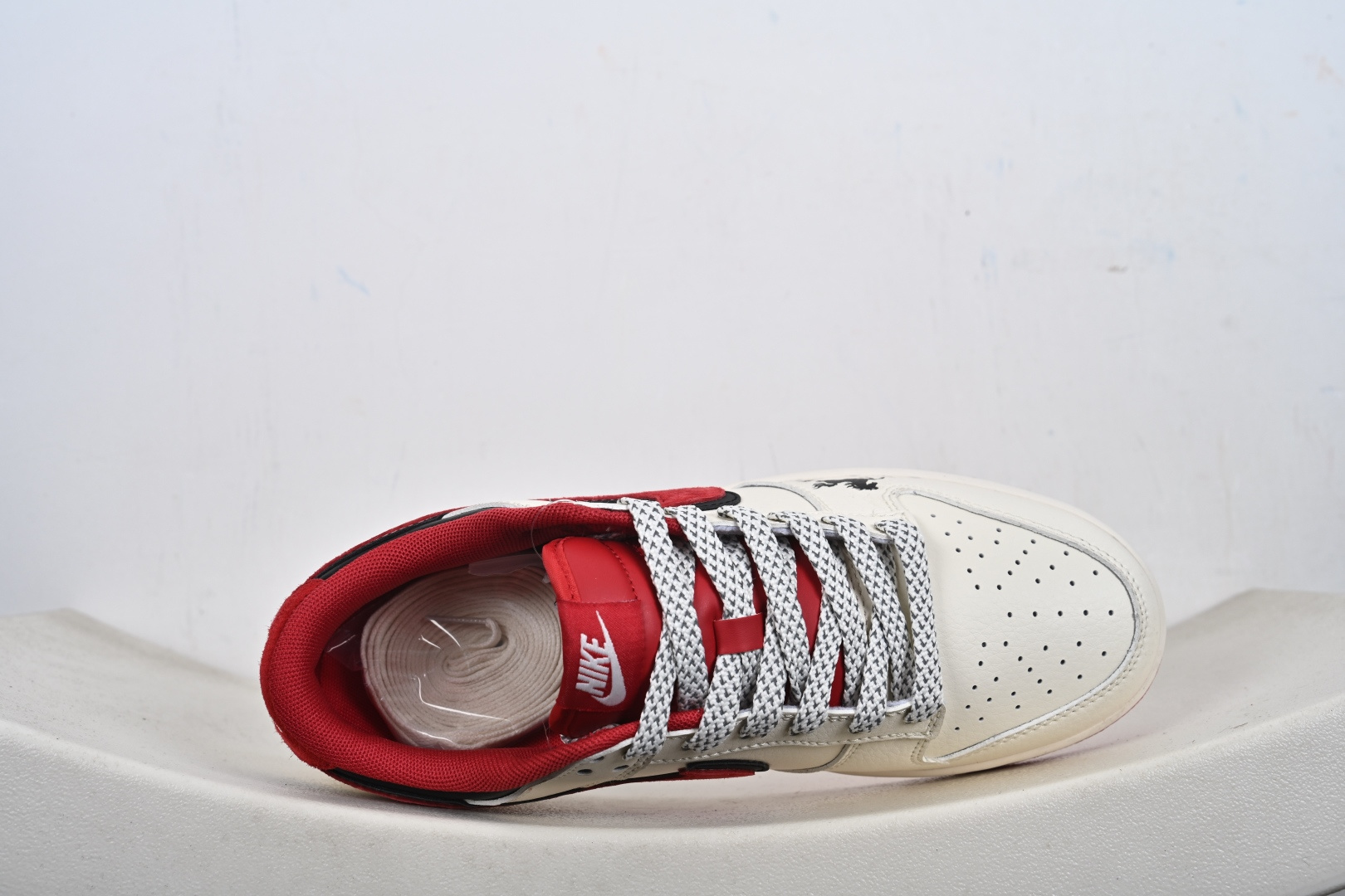 Nike Dunk Low 2026马年限定款|红白金纹的新年潮范担当 这双Nike Dunk Low CX5050-Y61-Top High Quatity Cheap Sneakers Fashion Clothing Clothes Bags handbags Shoes of all Brand wholesale With The best Quality And Beautiful Price from China Factory Chinese suppliers wholesaler seller Nike Dunk Low 2026马年限定款|红白金纹的新年潮范担当 这双Nike Dunk Low CX5050-Y61