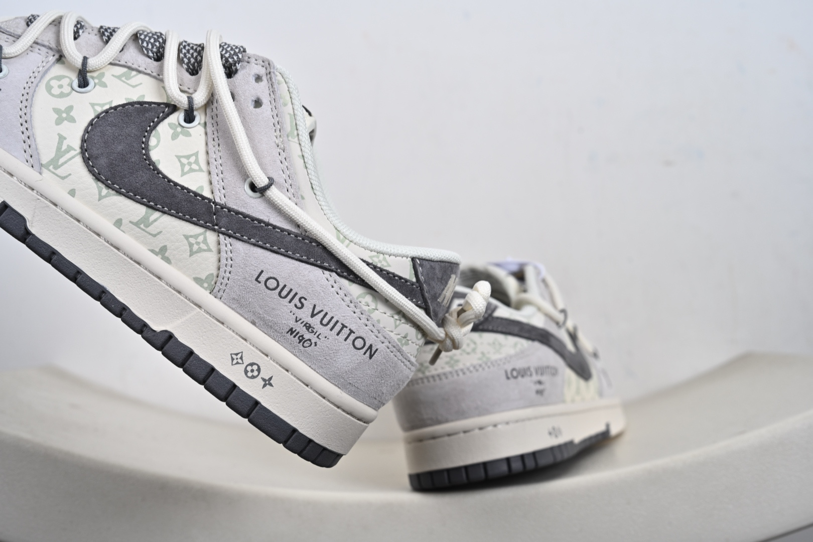 Nike Dunk Low x LV 联名款｜雾霾灰调的奢潮新标杆 这双Nike Dunk Low CX5050-Y45