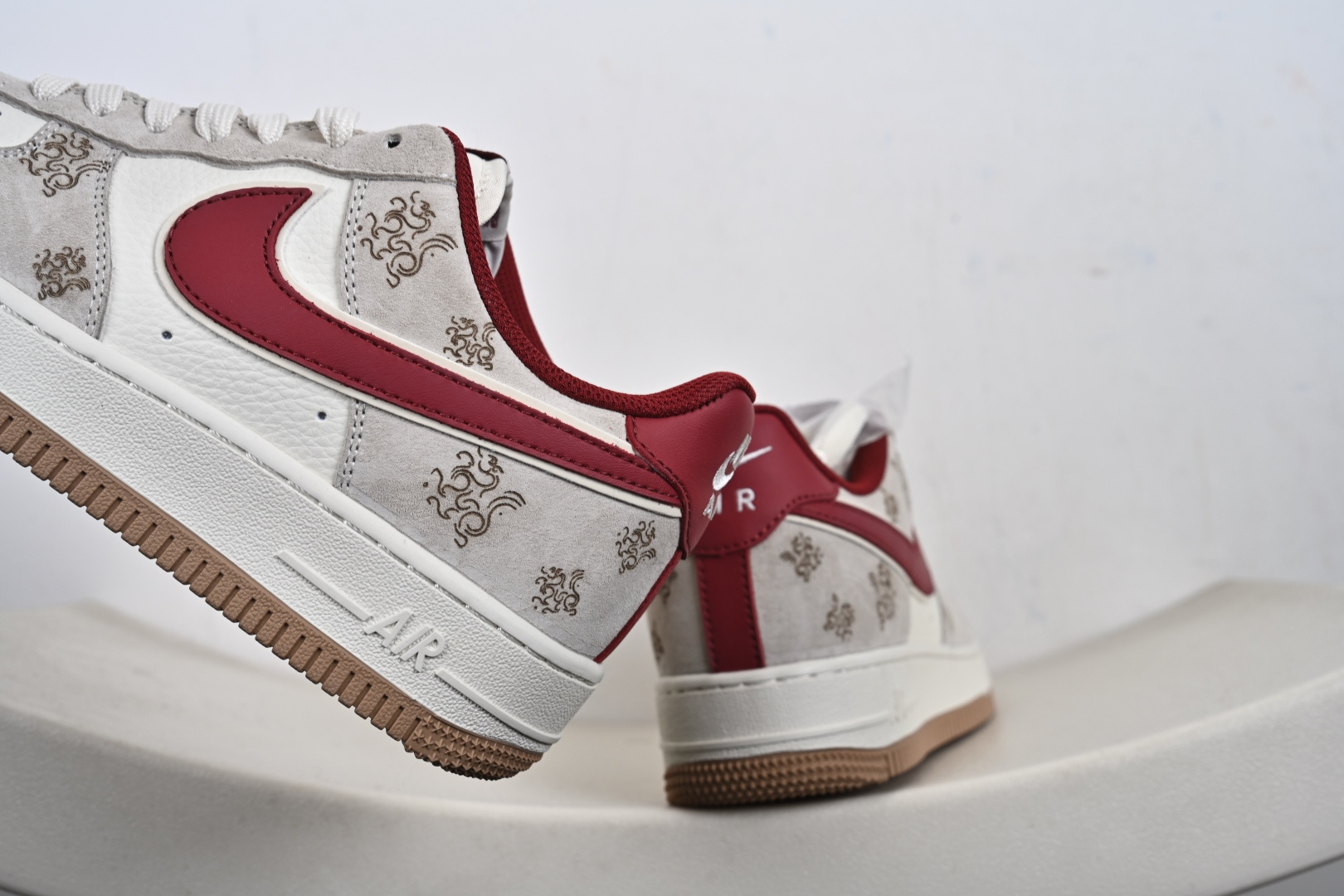 Nike Air Force 1 Low 07 马年限定 激光刺绣搭配经典纯白邂逅酒红勾边 DF61-9003-Top High Quatity Cheap Sneakers Fashion Clothing Clothes Bags handbags Shoes of all Brand wholesale With The best Quality And Beautiful Price from China Factory Chinese suppliers wholesaler seller Nike Air Force 1 Low 07 马年限定 激光刺绣搭配经典纯白邂逅酒红勾边 DF61-9003