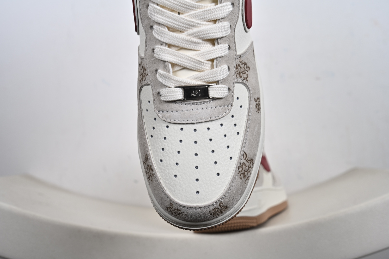 Nike Air Force 1 Low 07 马年限定 激光刺绣搭配经典纯白邂逅酒红勾边 DF61-9003-Top High Quatity Cheap Sneakers Fashion Clothing Clothes Bags handbags Shoes of all Brand wholesale With The best Quality And Beautiful Price from China Factory Chinese suppliers wholesaler seller Nike Air Force 1 Low 07 马年限定 激光刺绣搭配经典纯白邂逅酒红勾边 DF61-9003