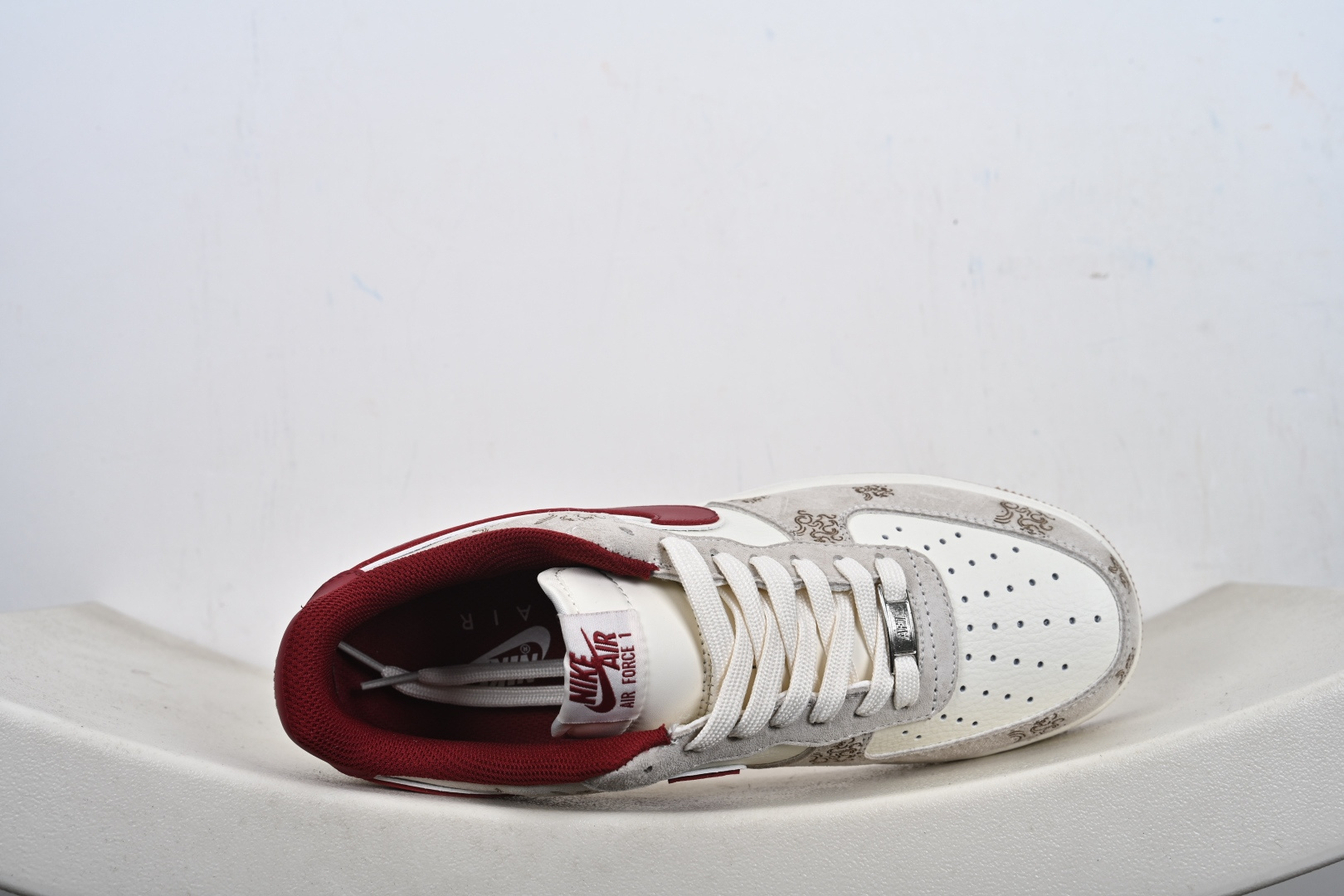 Nike Air Force 1 Low 07 马年限定 激光刺绣搭配经典纯白邂逅酒红勾边 DF61-9003-Top High Quatity Cheap Sneakers Fashion Clothing Clothes Bags handbags Shoes of all Brand wholesale With The best Quality And Beautiful Price from China Factory Chinese suppliers wholesaler seller Nike Air Force 1 Low 07 马年限定 激光刺绣搭配经典纯白邂逅酒红勾边 DF61-9003