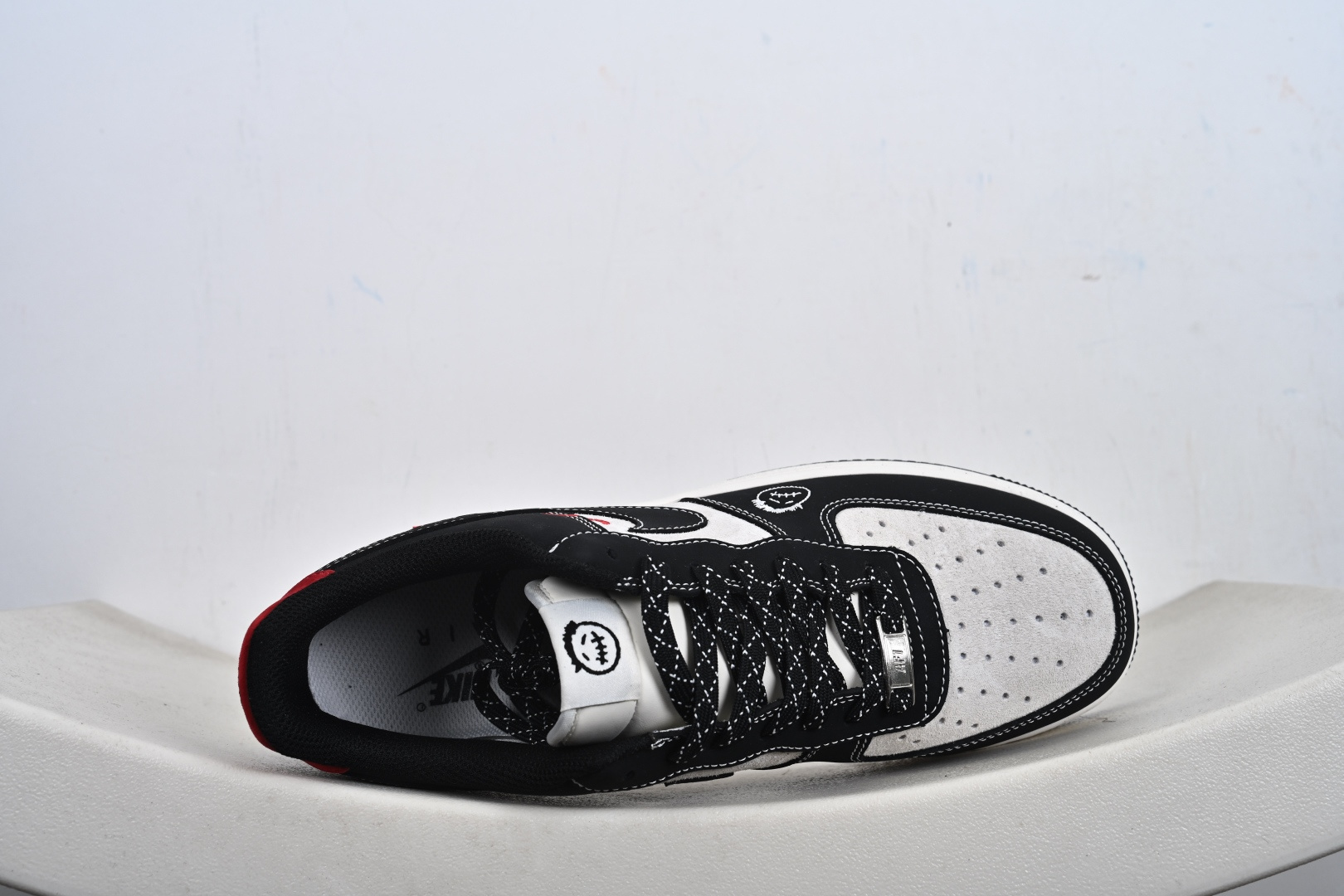 本地💰250优势放店
Nike Air Force1 07 low  北面联名
#原楦头原纸板  打造纯正空军版型
#专注外贸渠道  全掌内置蜂窝气垫 
#原盒配件 原厂中底钢印、拉帮完美  
货号：KG6699 F43 
尺码：36-45（半）-T1-F1