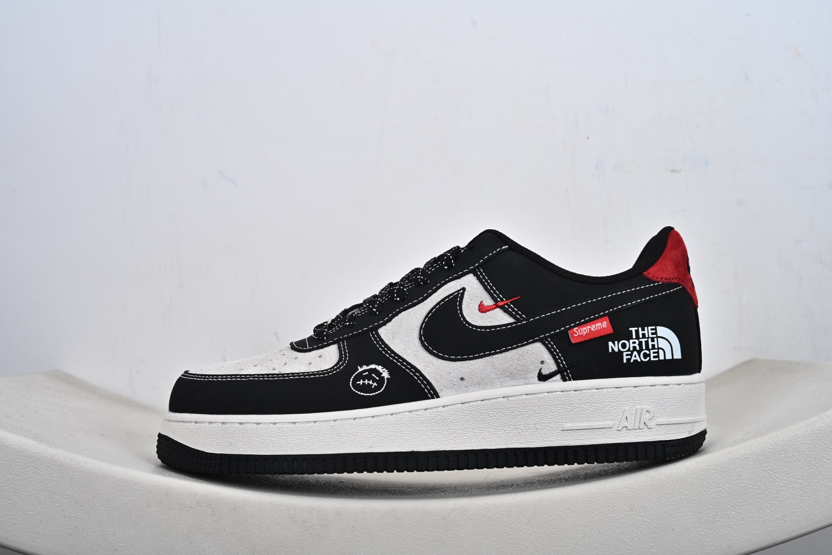 本地💰250优势放店
Nike Air Force1 07 low  北面联名
#原楦头原纸板  打造纯正空军版型
#专注外贸渠道  全掌内置蜂窝气垫 
#原盒配件 原厂中底钢印、拉帮完美  
货号：KG6699 F43 
尺码：36-45（半）-T1-F1