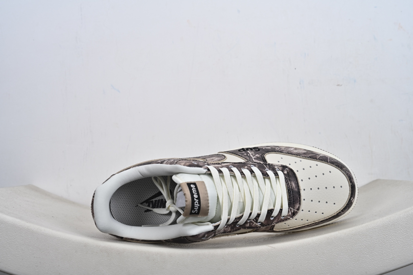 本地💰250优势放店
Nike AIR FORCE 1 
纯原大厂出品 极力推荐
定制鞋盒 大厂纯原品质出货 
超高清洁度 皮料切割干净无任何毛边 细节完美  
官方货号：DF0188-125
Size: 36 36.5 37.5 38 38.5 39 40 40.5 41 42 42.5 43 44 44.5 45-T1-F1