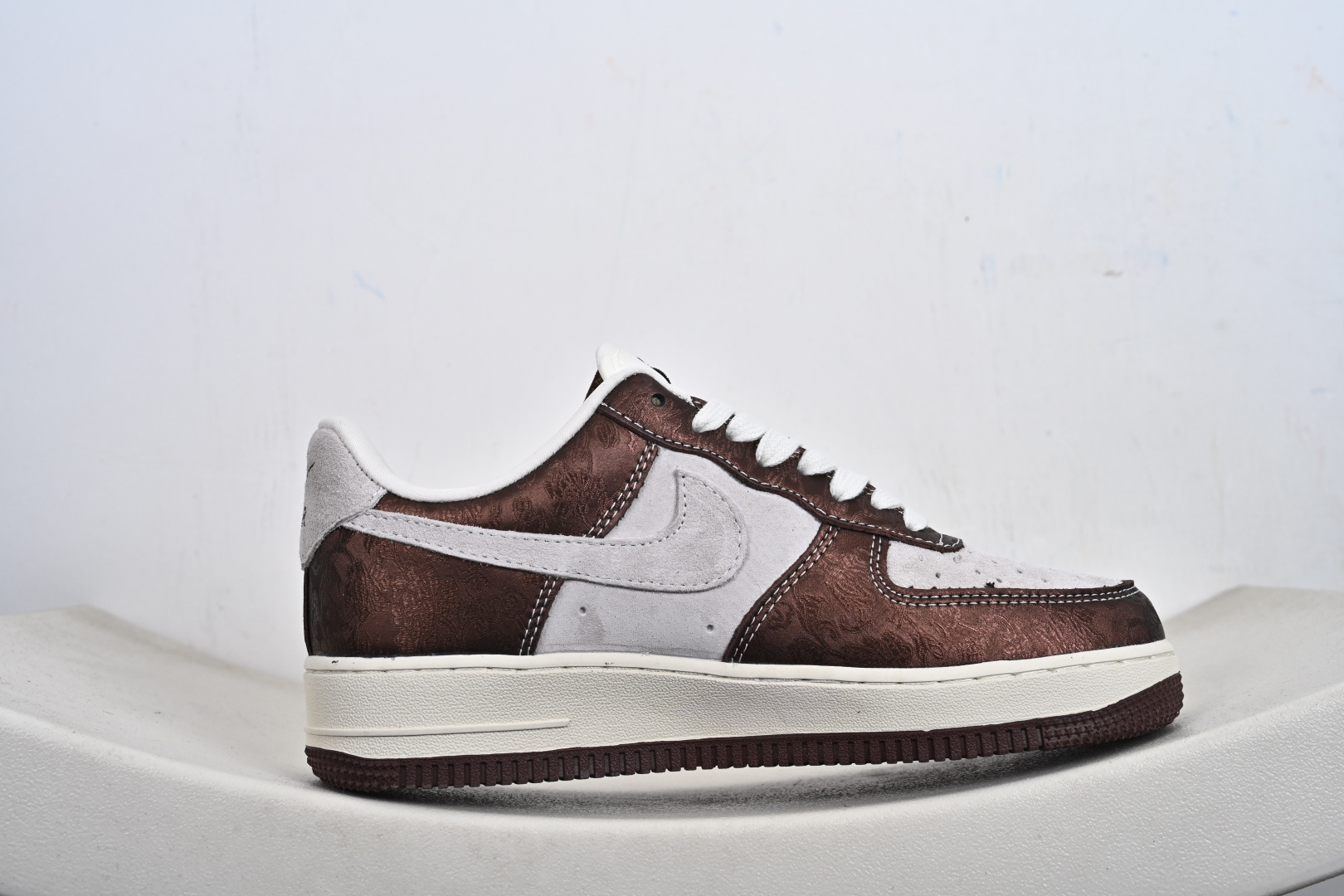 Nike Air Force1 07 low 马年限定 KD1688-005