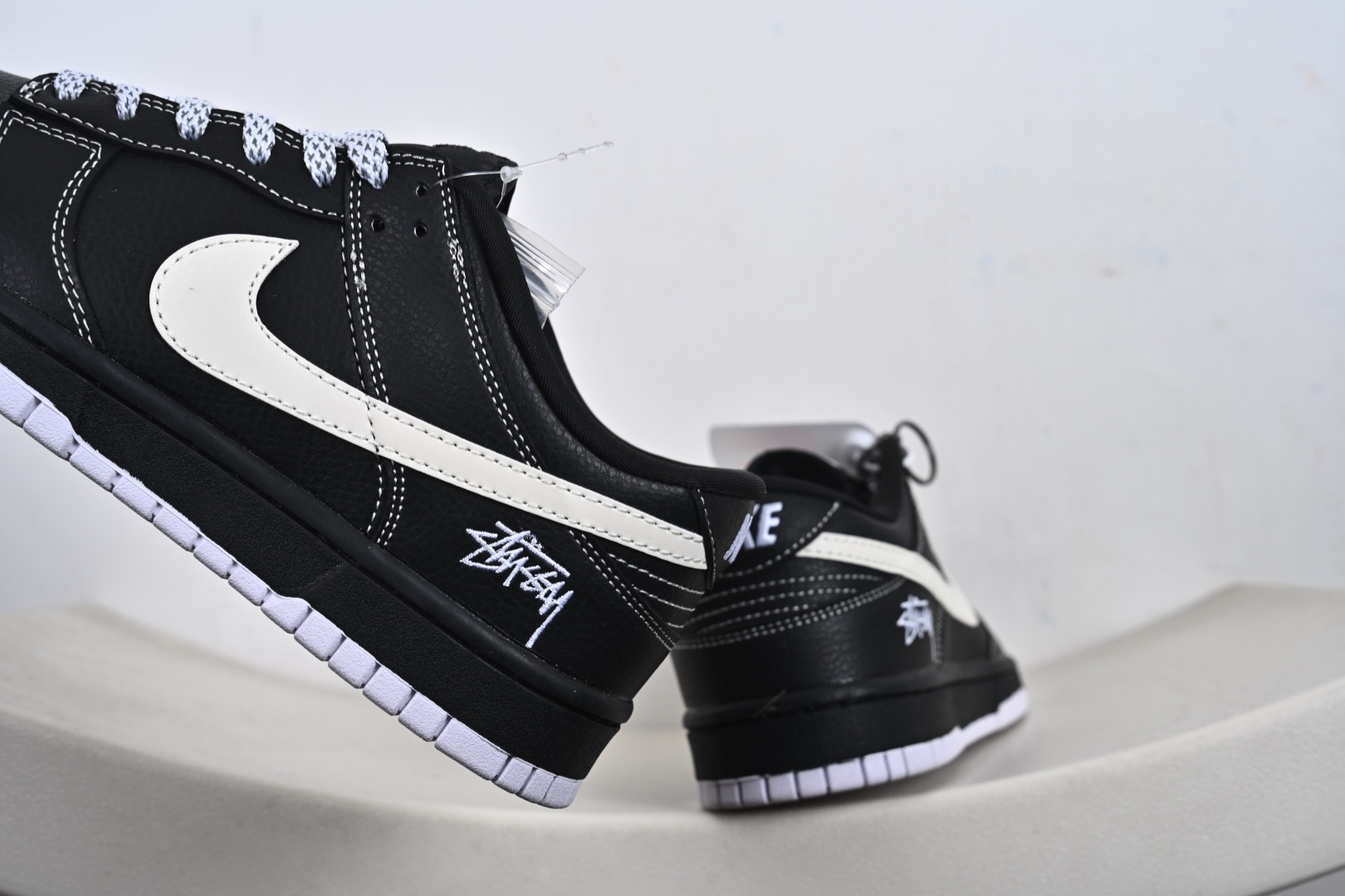 Nike Dunk Low Retro ‘联名款’休闲运动板鞋 MN1688-111