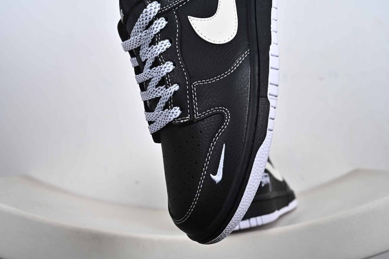 Nike Dunk Low Retro ‘联名款’休闲运动板鞋 MN1688-111