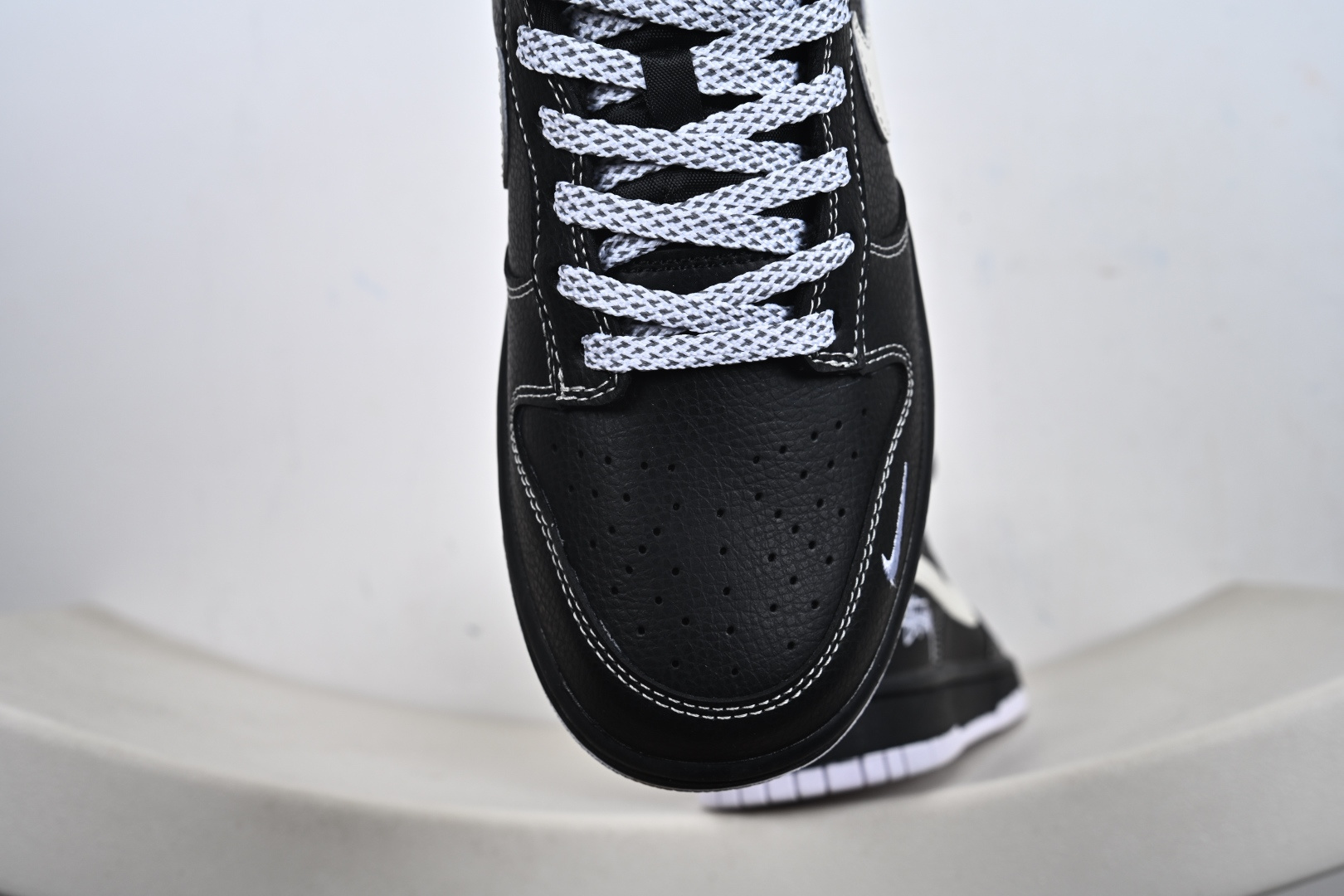 Nike Dunk Low Retro ‘联名款’休闲运动板鞋 MN1688-111
