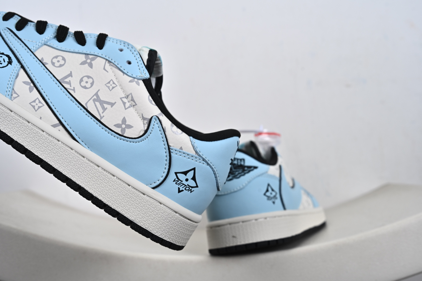 Nike Air Jordan 1 x Travis Scott AJ1倒勾 乔一倒钩 ‘DIY’定制 耐克 低帮文化篮球鞋 LD2028-070