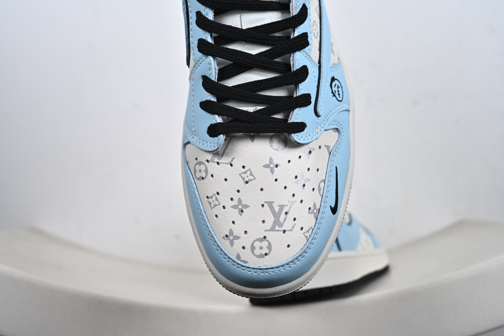 Nike Air Jordan 1 x Travis Scott AJ1倒勾 乔一倒钩 ‘DIY’定制 耐克 低帮文化篮球鞋 LD2028-070