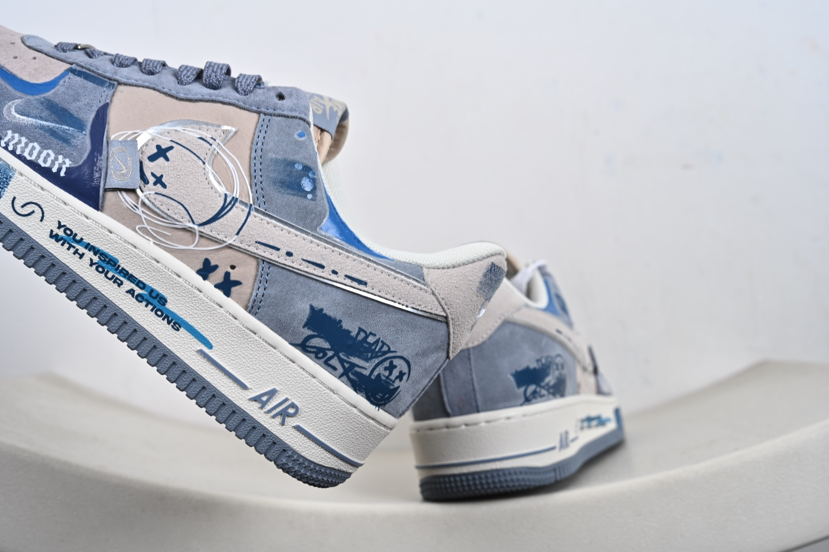 NIKE AIR FORCE 1‘07 LX CD1212-111