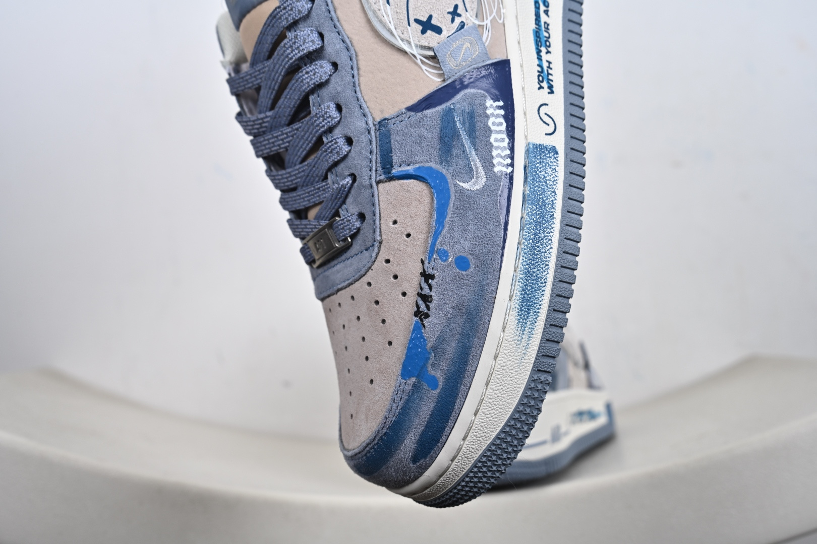NIKE AIR FORCE 1‘07 LX CD1212-111