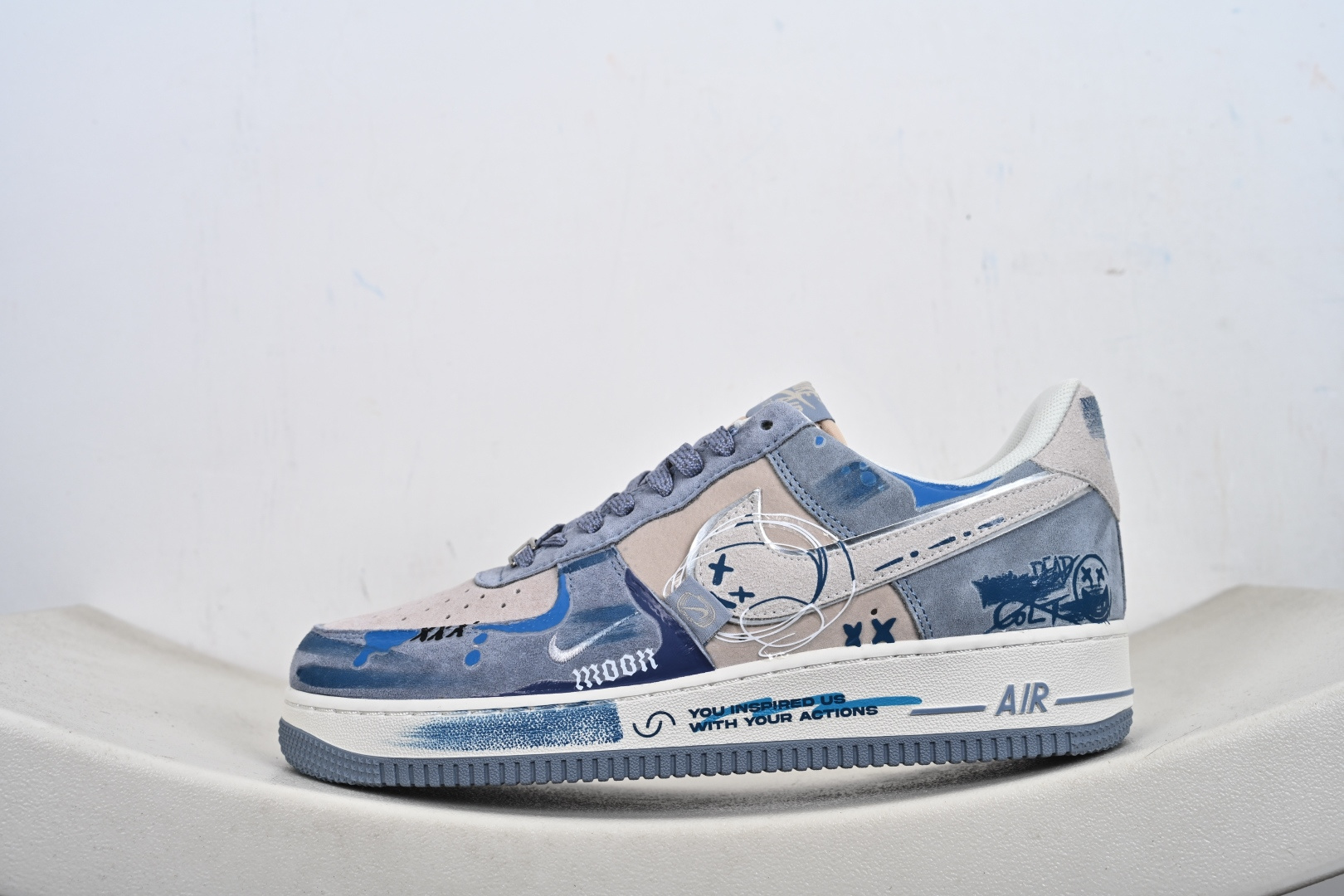 NIKE AIR FORCE 1‘07 LX CD1212-111