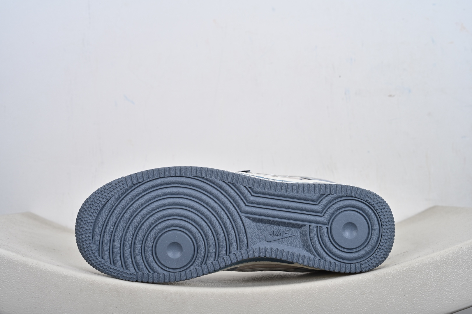 NIKE AIR FORCE 1‘07 LX CD1212-111