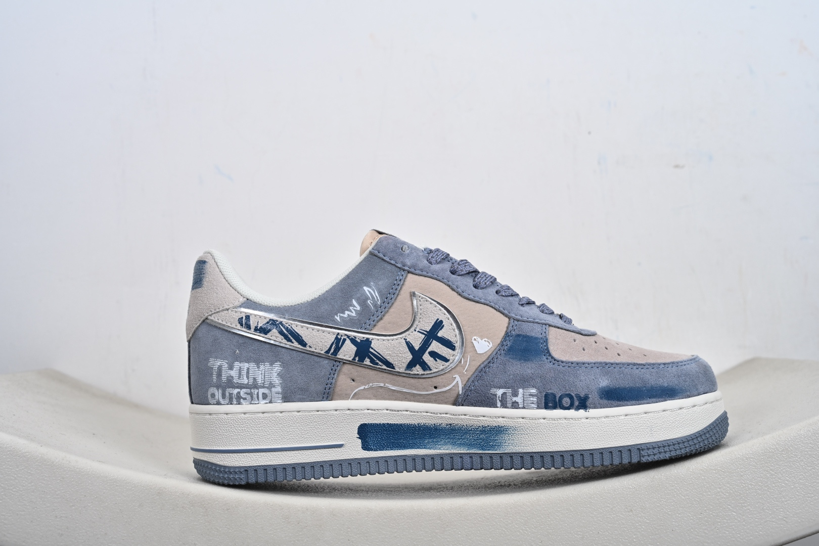 NIKE AIR FORCE 1‘07 LX CD1212-111