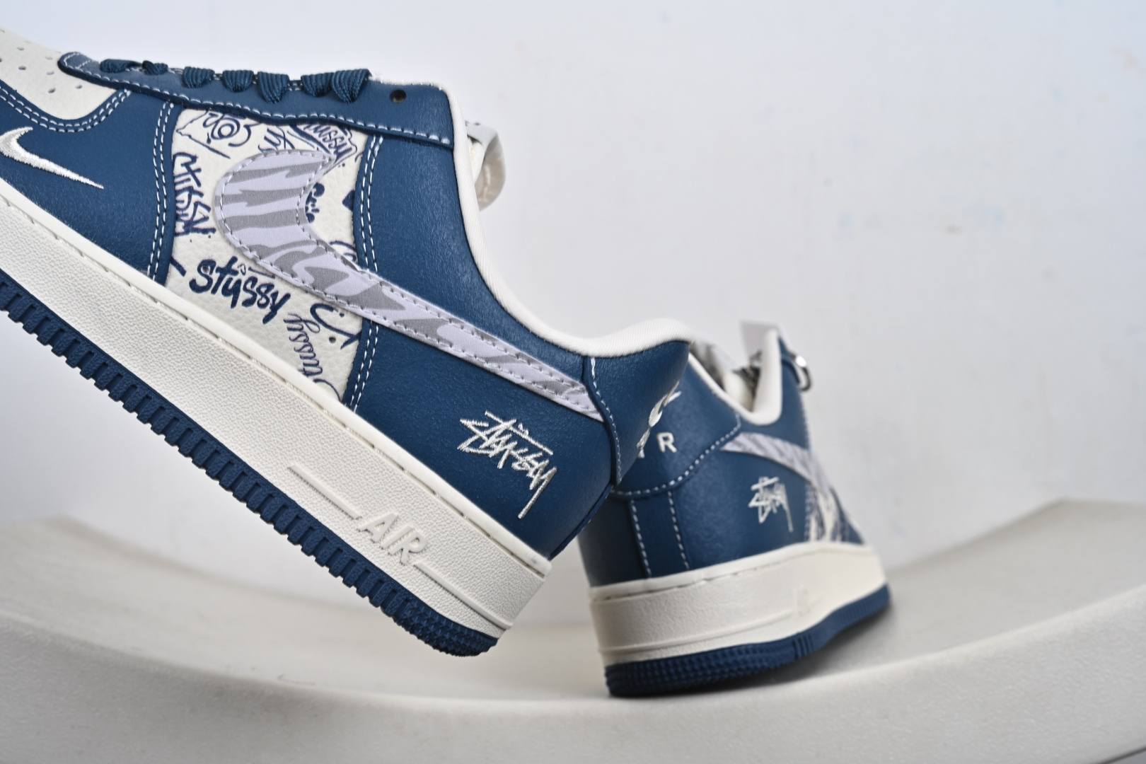 NK Air Force 1 空军一号 XL1979-132